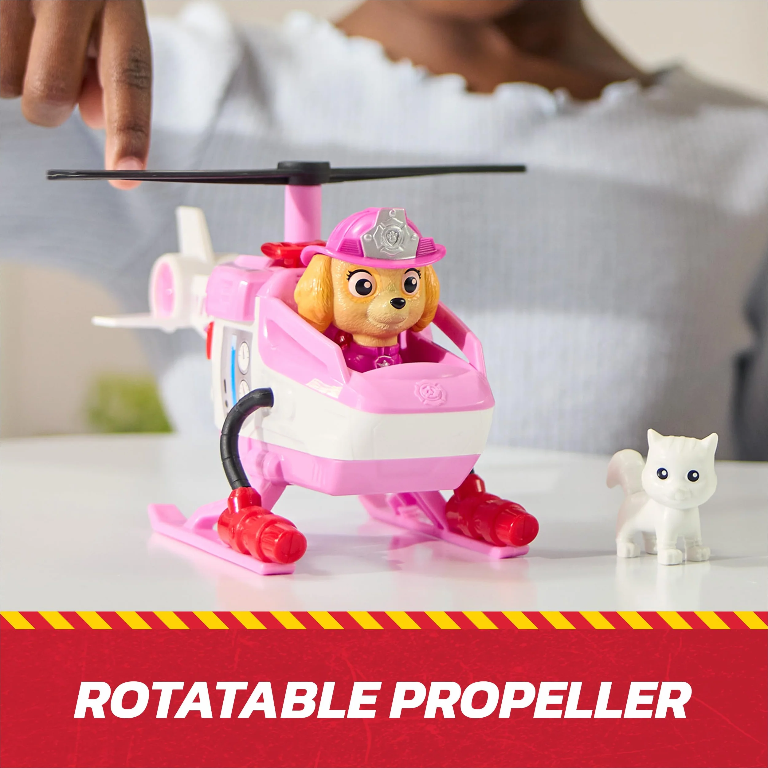 PAW Patrol Fire Rescue: Skye Rescue Fire Chopper z figurką, Kitty Friend i zabawkowym helikopterem, zabawki dla dzieci dla chłopców i dziewczynek w wieku od 3 lat