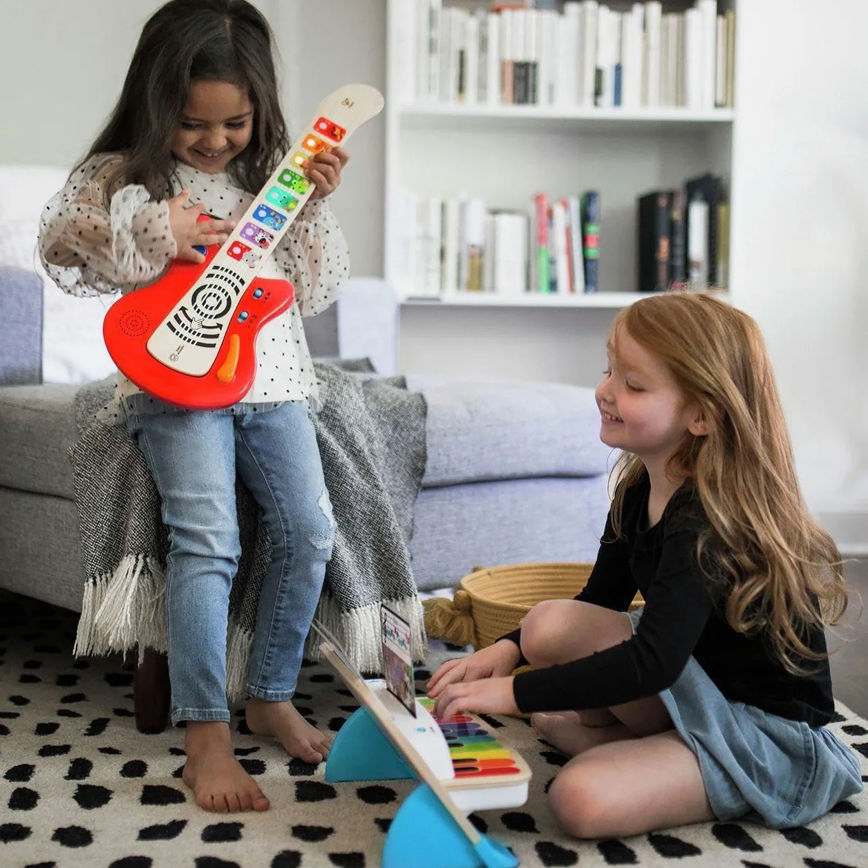 Together in Tune Guitar(TM) Connected Magic Touch(TM)