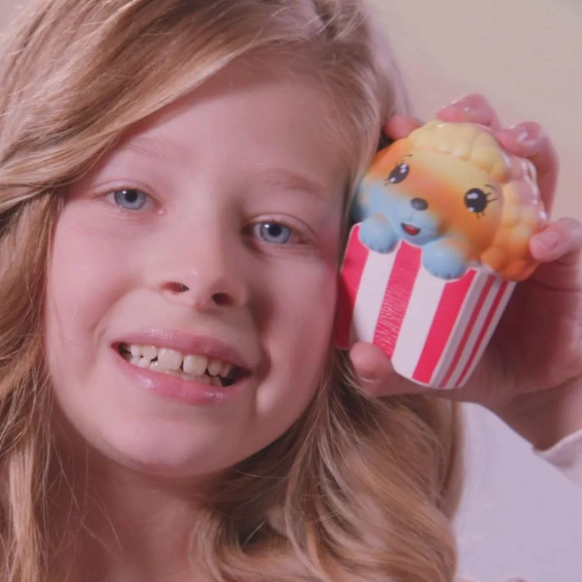 Sbabam, Doki Doki Squishy Galaxy and Rainbow, gry dla dzieci z kioskiem, zabawki Squishy, małe miękkie gumowe lalki, zestaw 3 saszetek, pomysły na prezenty dla dzieci, od 3 lat