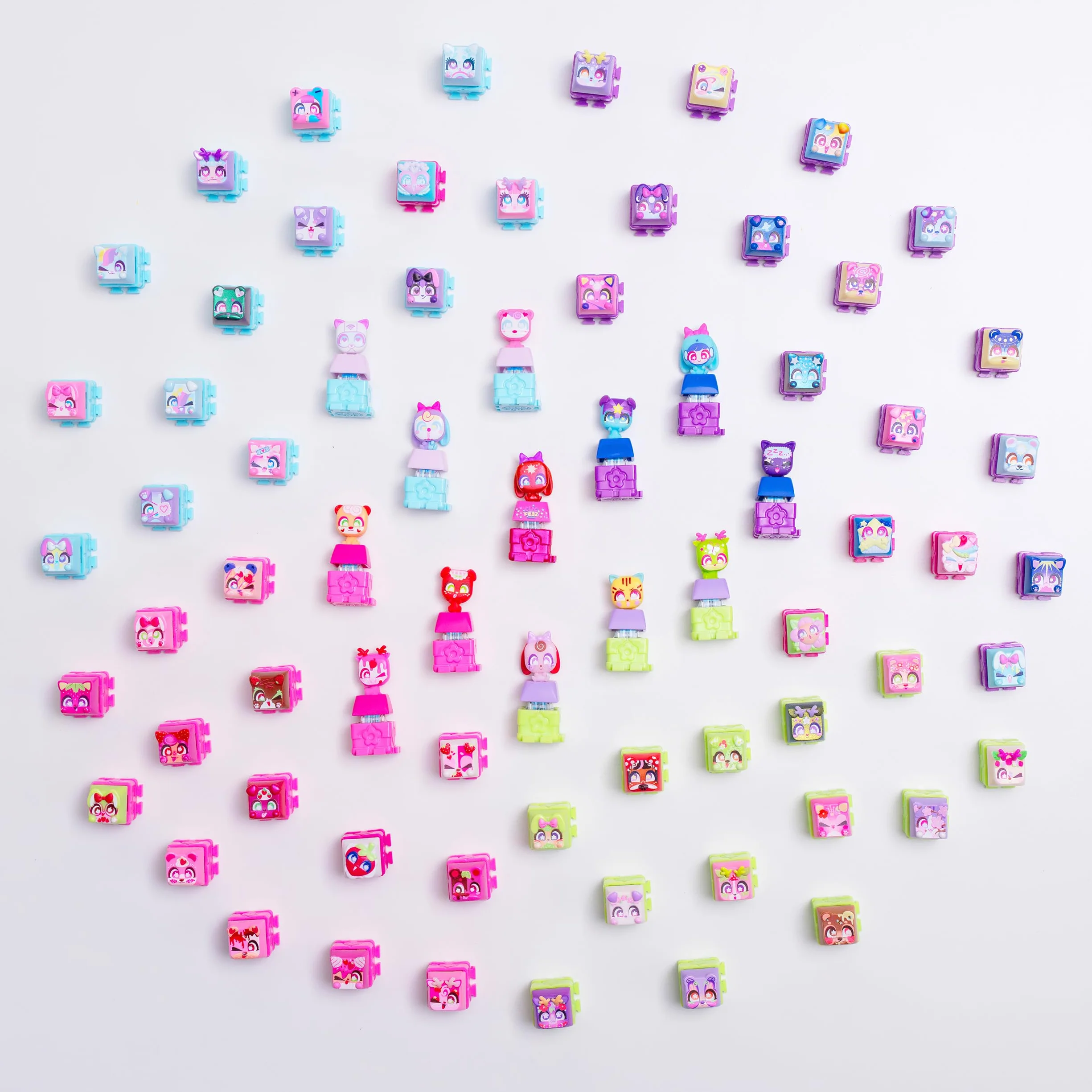 Clickeez: Clickee Cube | Zawiera 7 przedmiotów kolekcjonerskich z klawiaturą do kliknięcia! | 70 znaków do znalezienia, urocze motywy i rzadkie niespodzianki | Prezenty dla dziewcząt i przedmioty