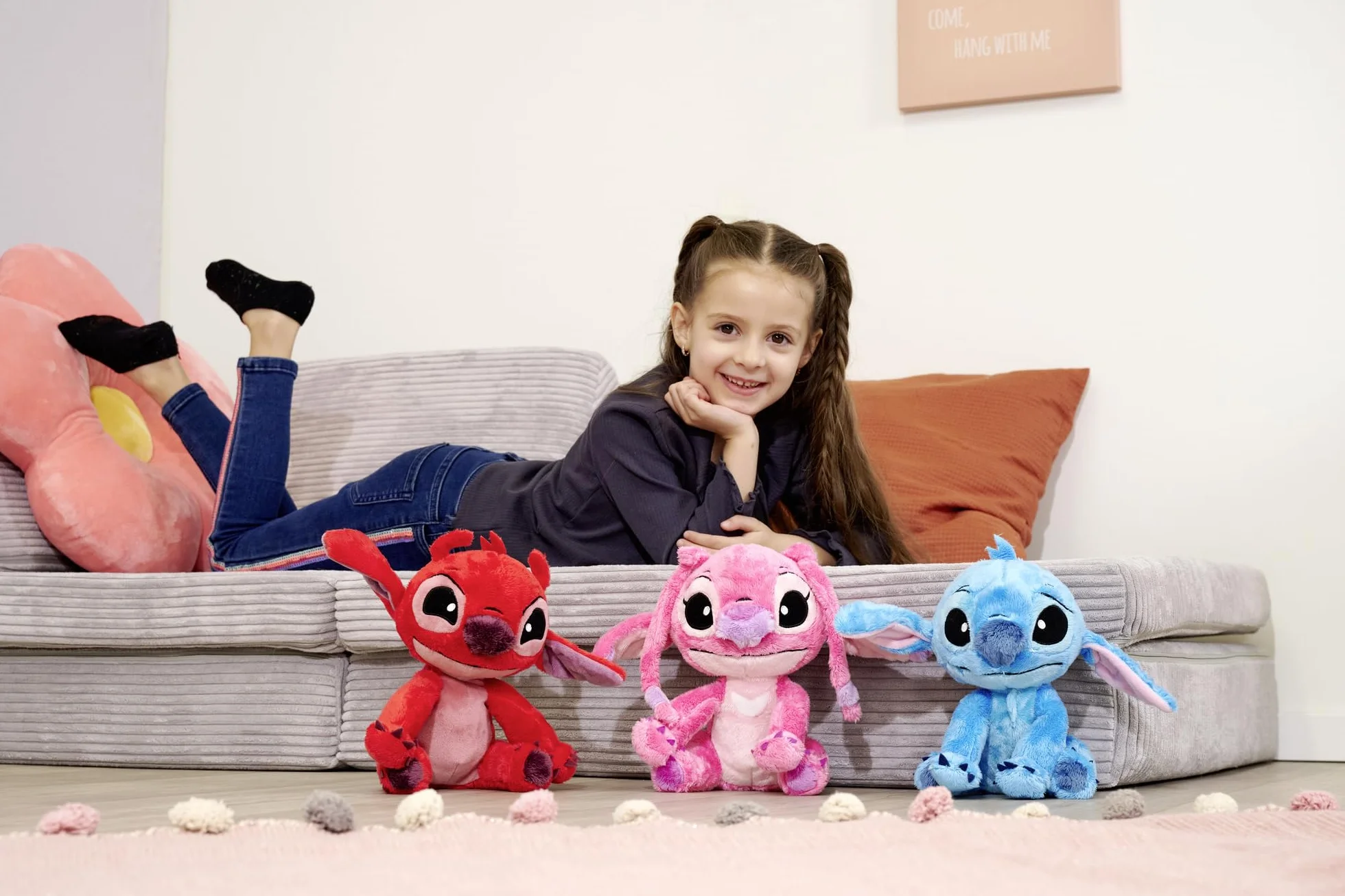 Simba 6315876953 Disney Stitch 25 cm Oficjalna licencjonowana Przytulanka, miękka postać z serii filmów animowanych Lilo i Stitch, odpowiednia dla niemowląt od pierwszych miesięcy życia