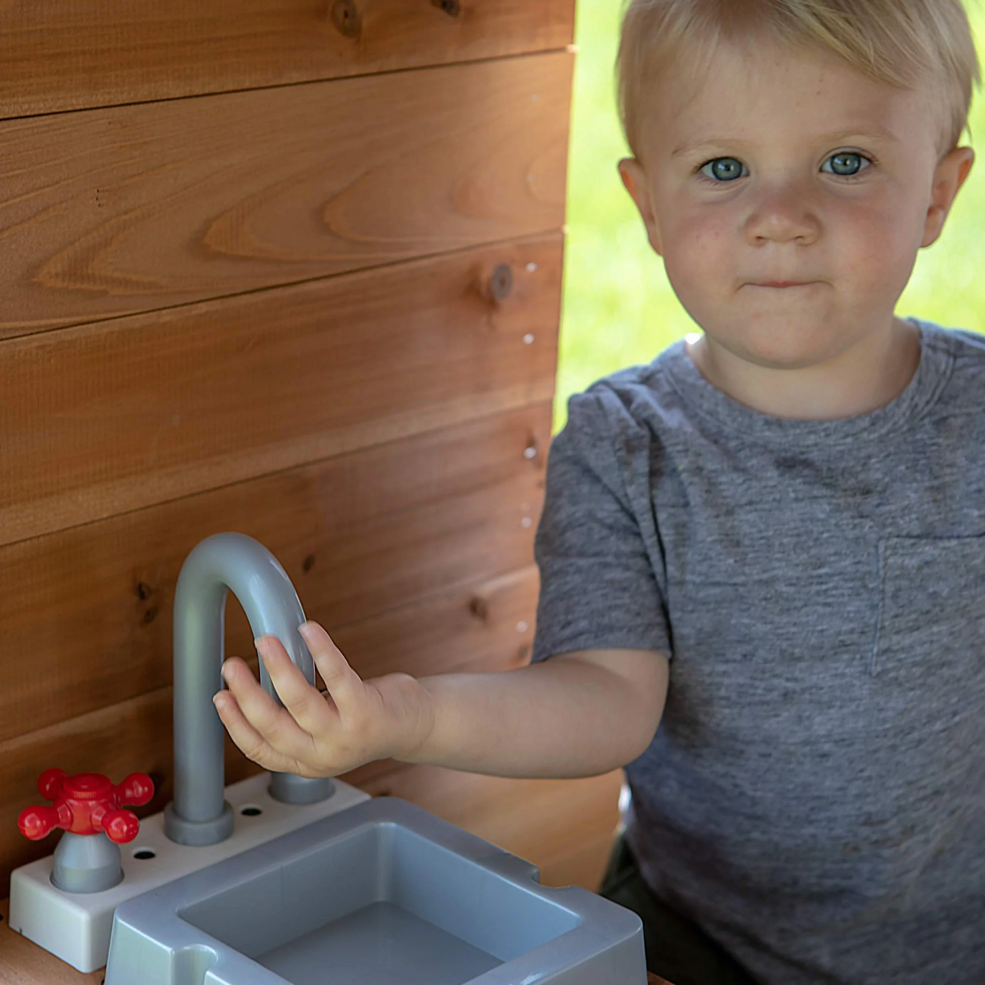 Backyard Discovery BYD6515 Aspen drewniany domek do zabawy