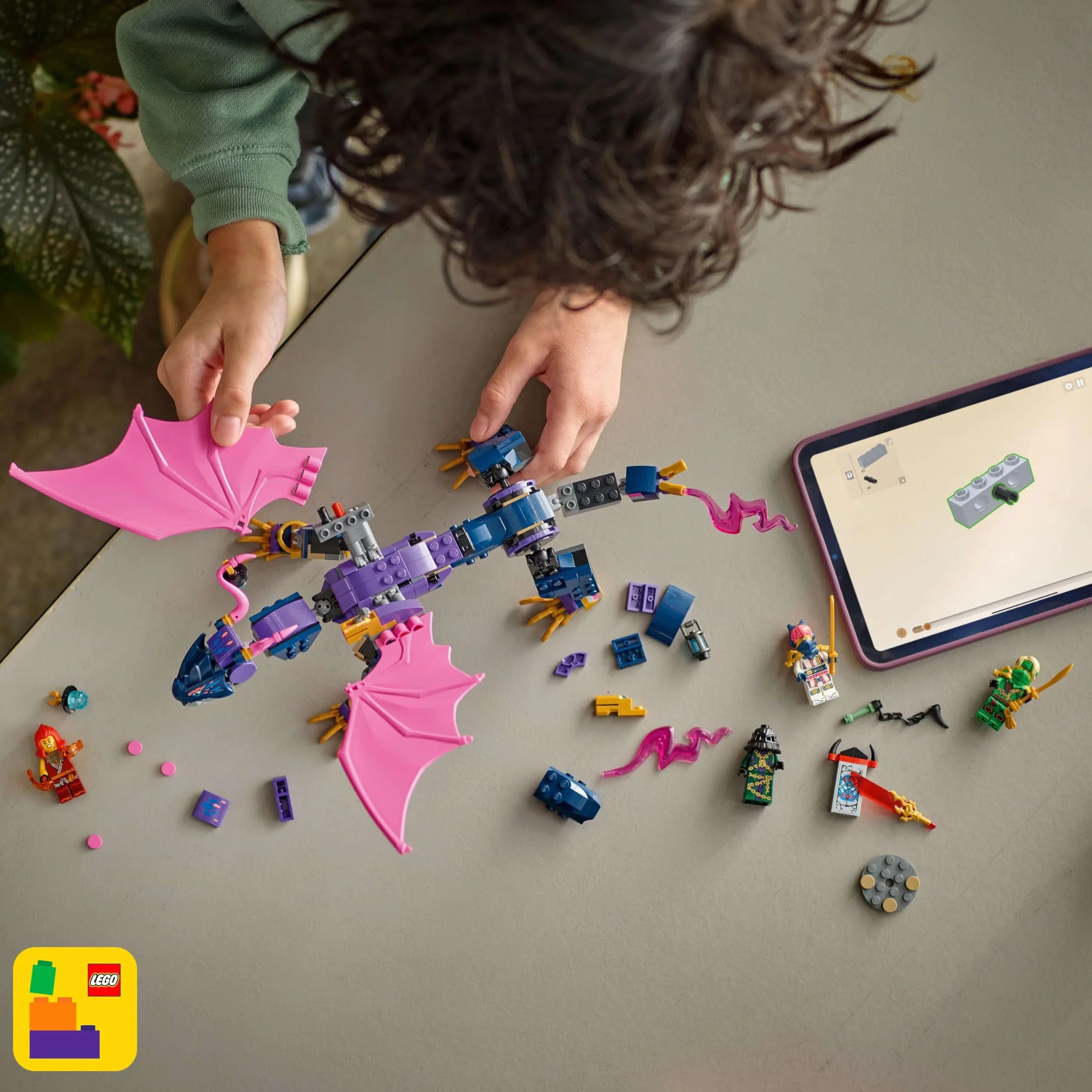 LEGO NINJAGO Smoczy mistrz Rontu, zestaw konstrukcyjny dla 7-latka, zabawka dla dziecka z czterema minifigurkami, w tym Lloydem, pomysł na prezent dla chłopca i dziewczynki, fana ninja i smoków 71842