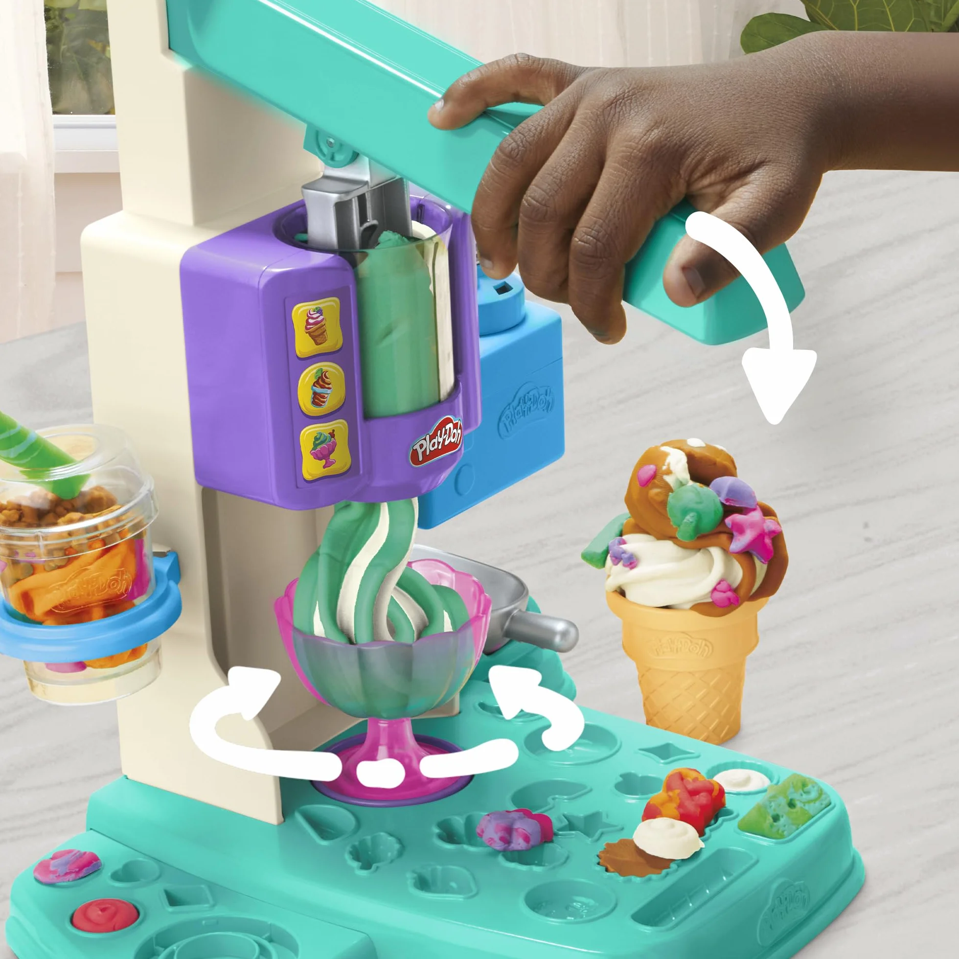 Play-Doh Ciastolina Zakręcone Tęczowe Lody | Lodziarnia, 5 Pojemników, w Tym 3 Dwukolorowe, i 7 Akcesoriów | Zabawka dla 3-Latka i Przedszkolaka | Prezent dla Dzieci, Dziewczynek i Chłopców