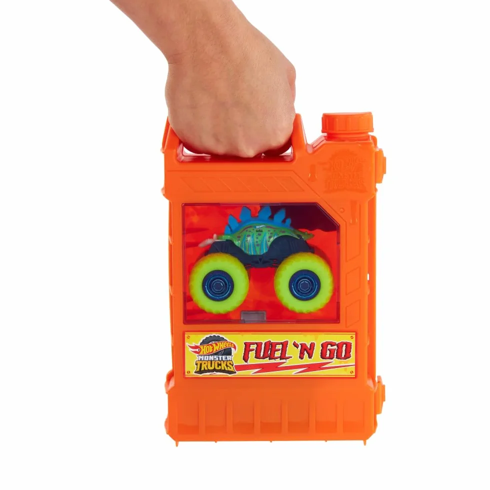 Hot Wheels Monster Trucks „Tankuj i jedź” Zabawkowy kanister przekształcający się w zestaw kaskaderski, z pojazdem Motosaurus w skali 1:64 i 2 autkami do „zgniatania”, HXT04
