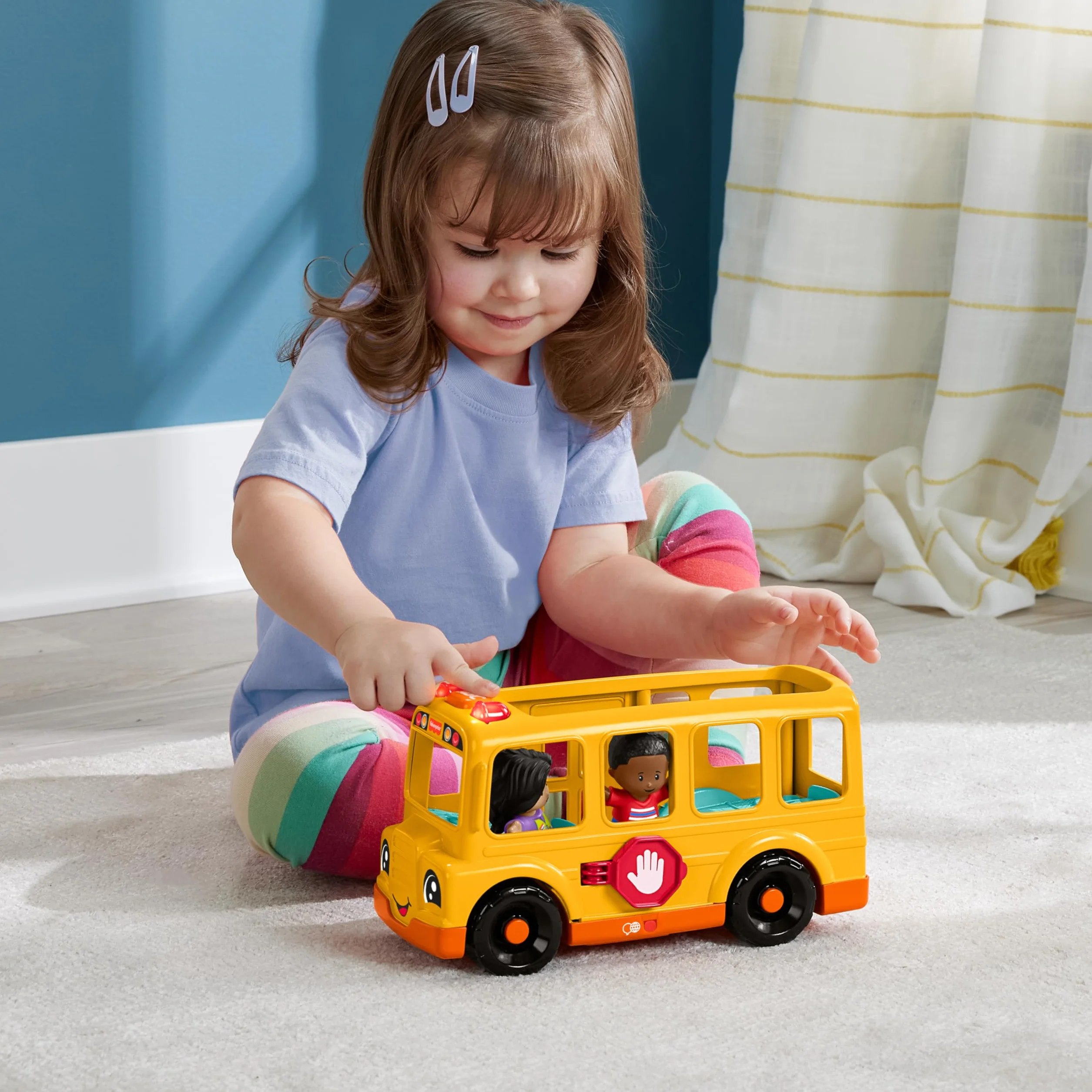 Fisher-Price Little People muzyczny pojazd szkolny z 2 figurkami, dla dzieci od 1 roku, wersja wielojęzyczna, HYT03