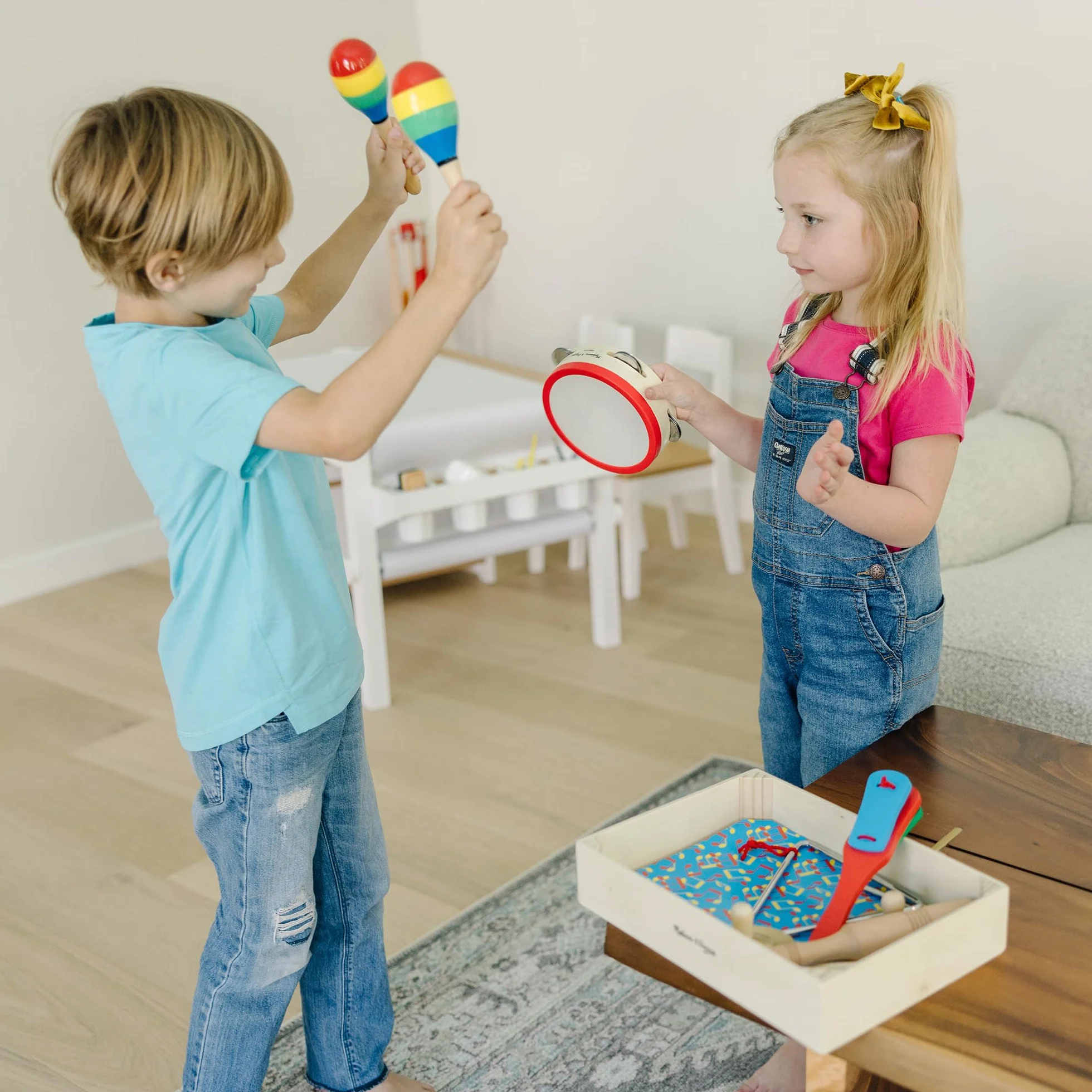 Melissa & Doug zespół w pudełku instrumenty muzyczne | Muzyczne instrumenty dla dzieci | drewniana skrzynka do przechowywania | zestaw 10-elementowy | 3+ | Prezent dla chłopca lub dziewczynki