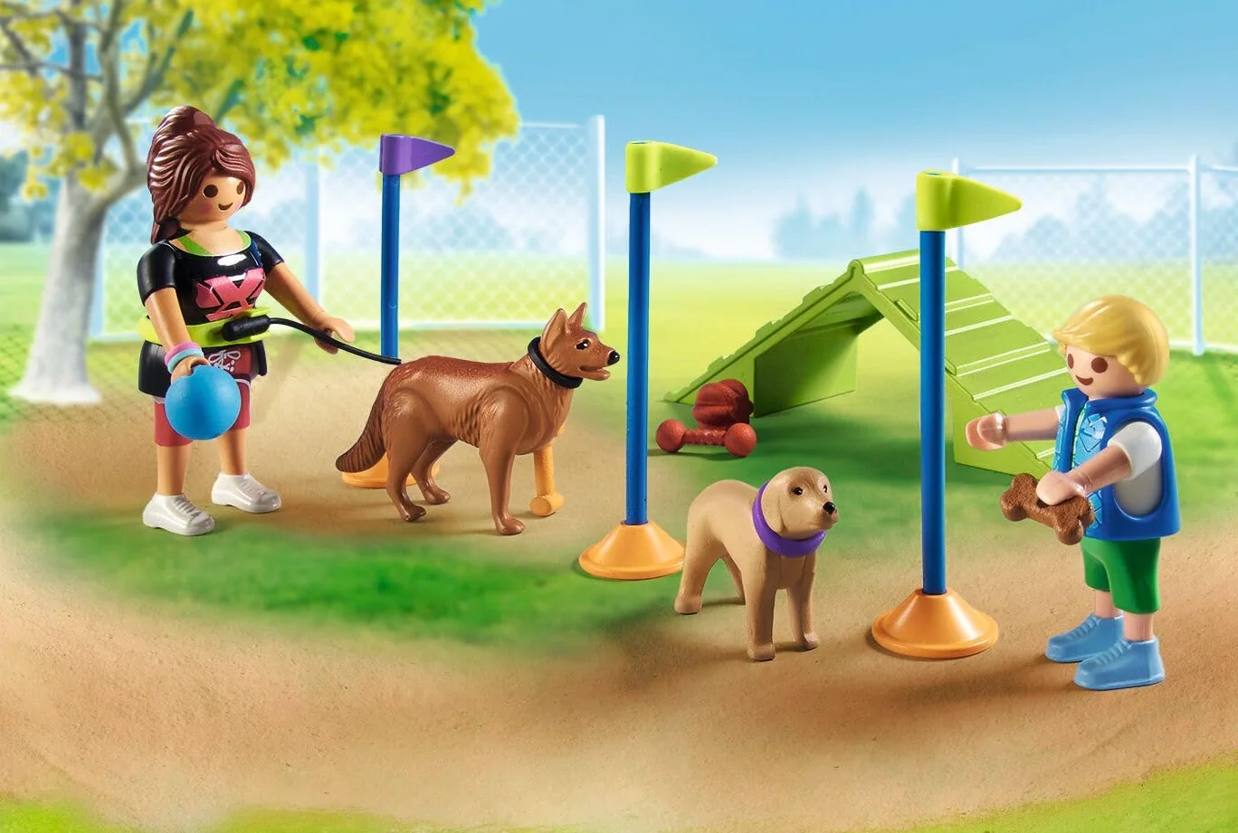 PLAYMOBIL | My Life | Plac zabaw dla psów | Zabawka dla dzieci | Zestaw z figurkami psów | Zabawka dla dzieci powyżej 4 roku życia | 71745