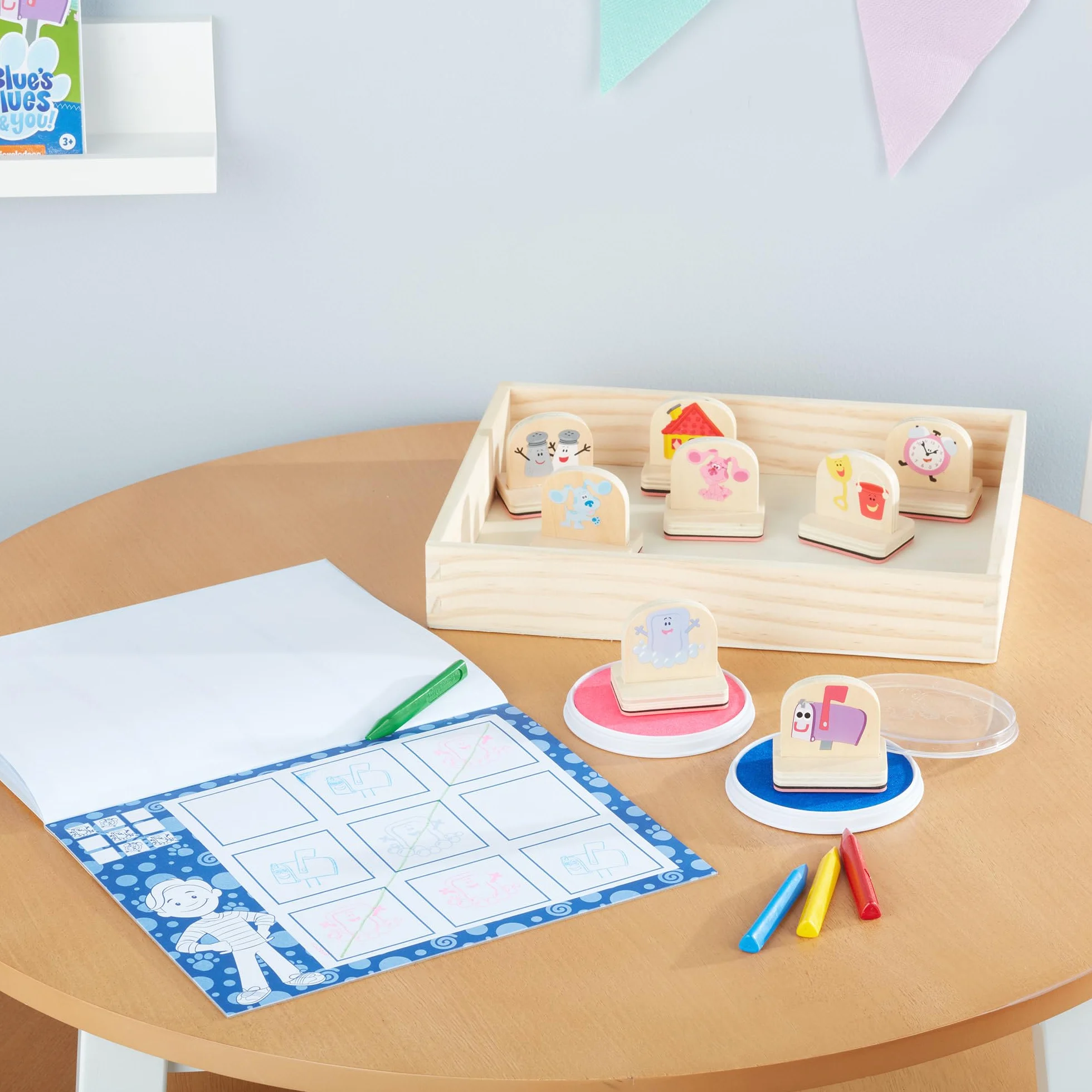 Melissa & Doug Blue's Clues & You! Zestaw pieczątek z drewnianą rączką i zeszyt ćwiczeń (15 elementów)