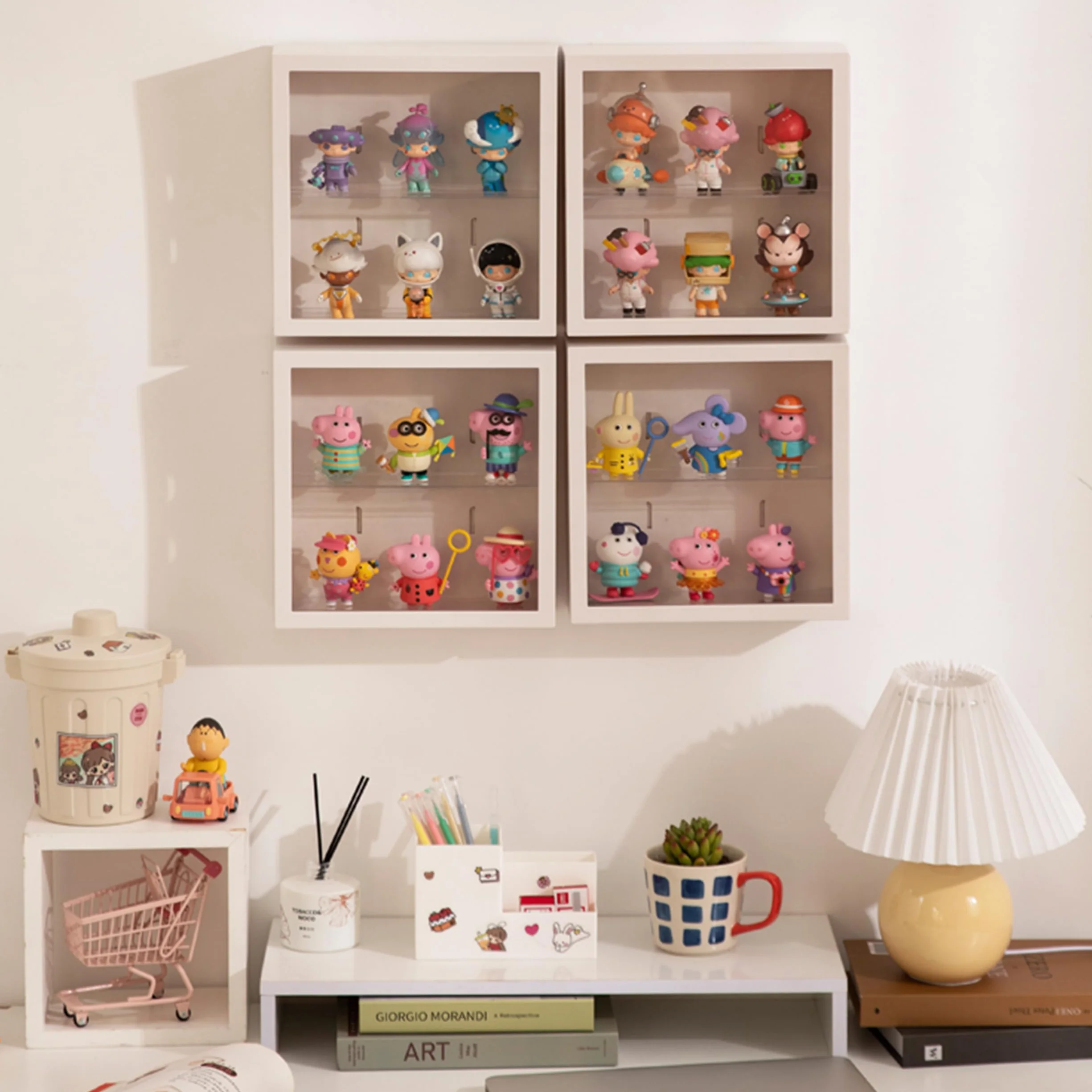 Azatemgo Naścienna witryna ekspozycyjna na przedmioty kolekcjonerskie, przezroczysta, pyłoszczelna, 2-poziomowa, do miniaturowych modeli samochodów, Lego, figurek, Funko Pops (24,5 x 24,5 x 8 cm