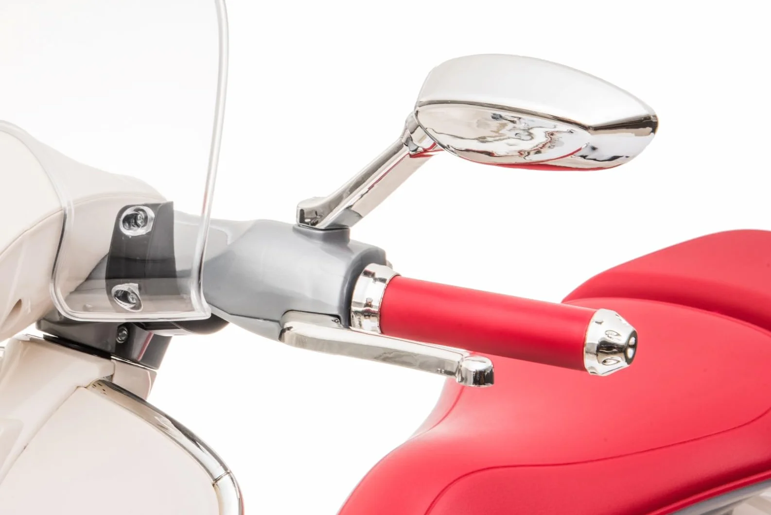 Jeździk skuter dla dzieci Vespa, pojazd od 3 lat, silnik 2x30W, biały