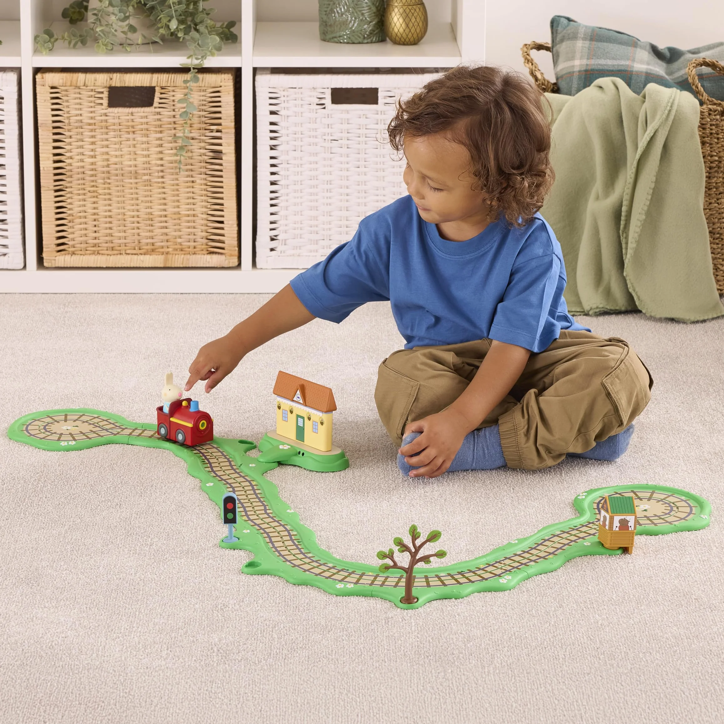 Peppa Pig Whizz Around Clickety Clack Train Set, Motorised Vehicles, Track Toys, Pre-school Toys