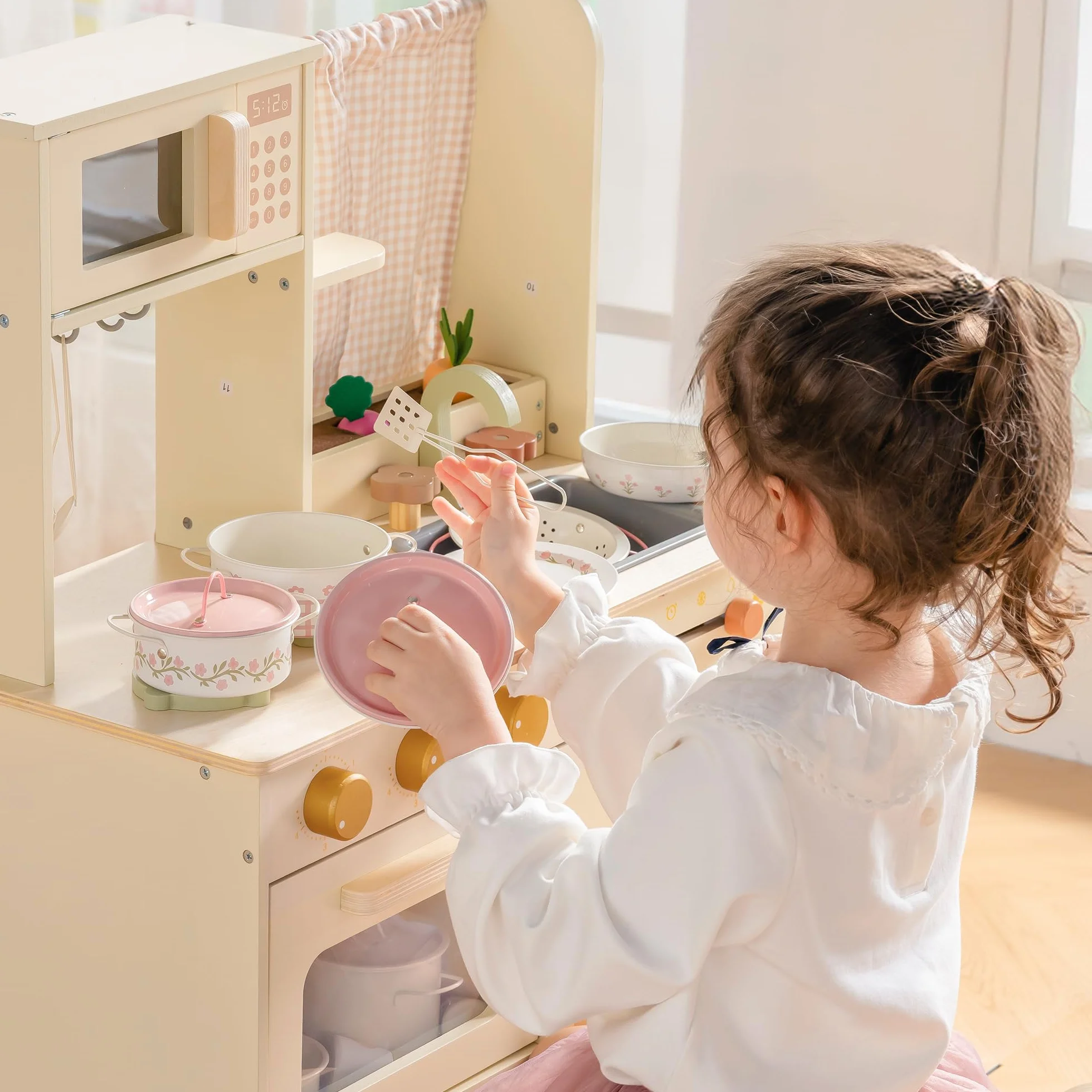 ROBOTIME Zestaw naczyń kuchennych z różowymi kwiatami, zabawkowe garnki i patelnie, kremowy francuski