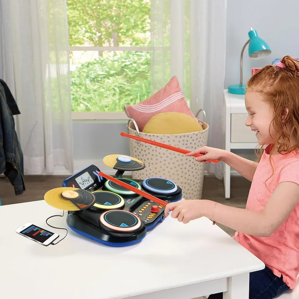 VTech Kidi DJ Drums, elektroniczny akumulator dla dzieci z podkładkami świecącymi, grami muzycznymi, trybem Bluetooth i wbudowanym mikrofonem, pałeczkami w zestawie, język włoski, baterie w zestawie,