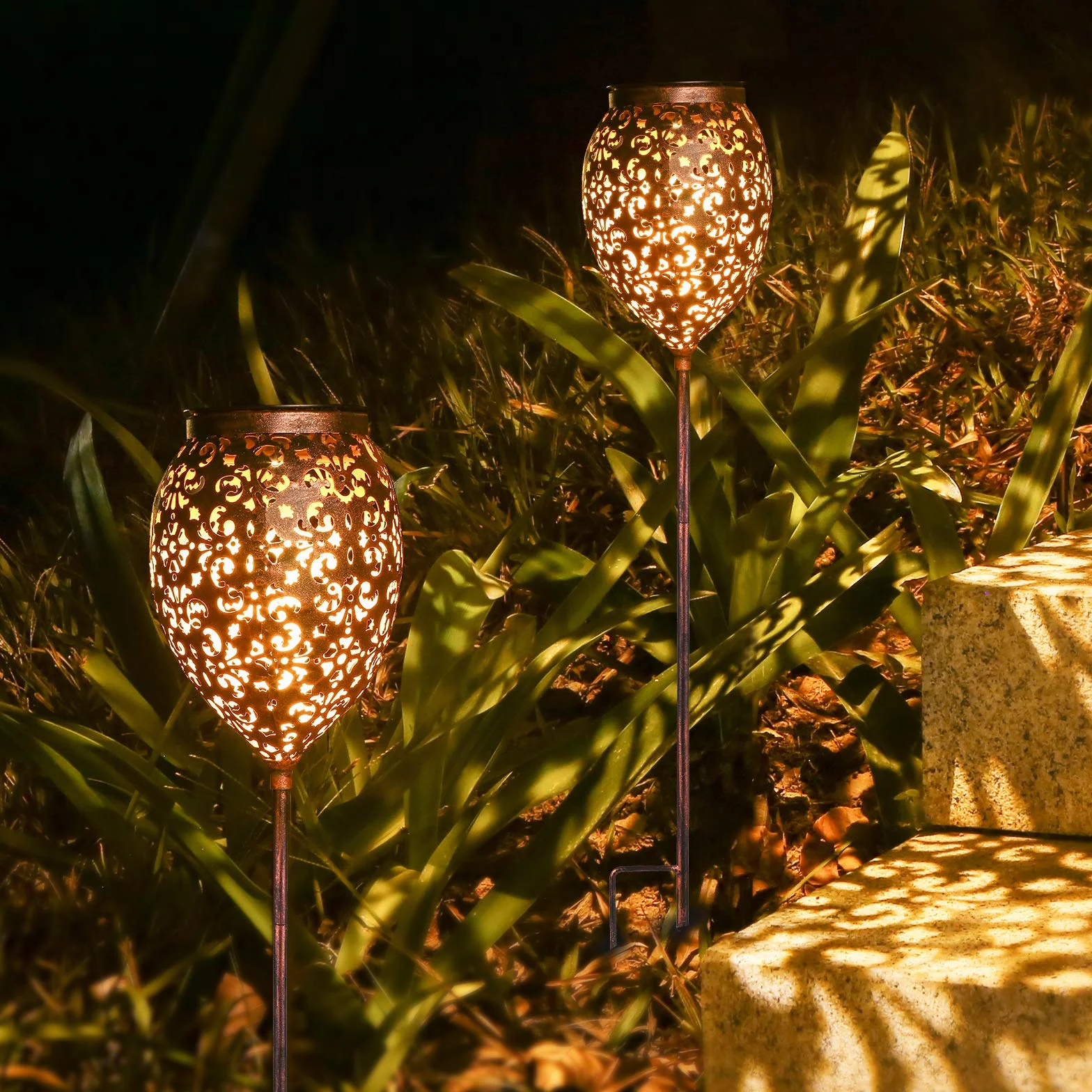 JOYCREATOR Zestaw metalowych lamp solarnych 2 sztuki do ogrodu na zewnątrz z wodoodpornością IP65, ciepła biel, orientalne lampy solarne LED na balkon, patio, dekoracja na Boże Narodzenie