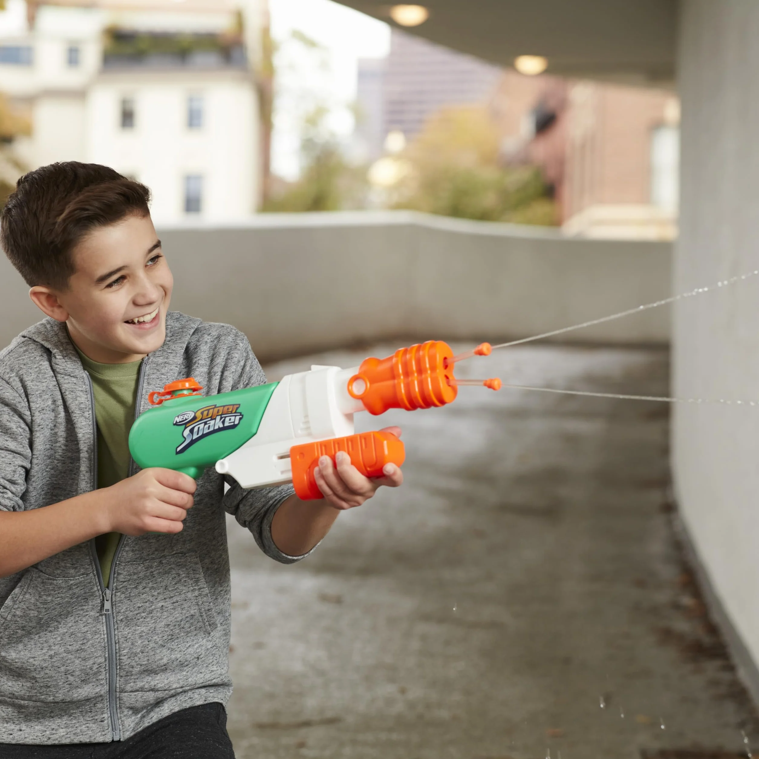 Nerf Super Soaker Hydro Frenzy Water Blaster, Wild 3-In-1 Soaking Fun, Adjustable Nozzle, 2 Water-Launching Tubes