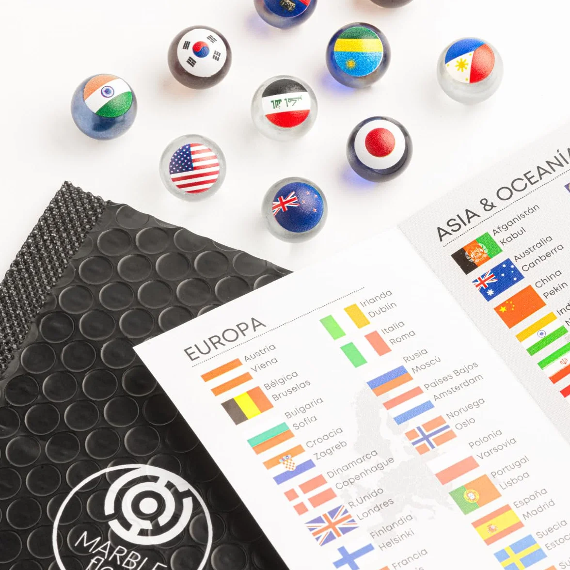 3 paczki Kolekcja Marmurów z Flagami Kraju | 10 losowych flag w opakowaniu | Small World Collection
