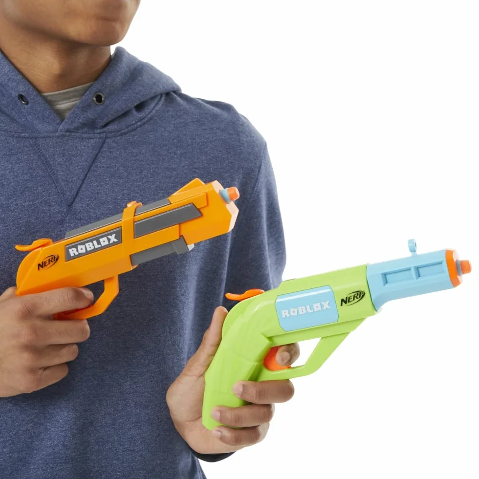 Zestaw Nerf Roblox Jailbreak: Armory, zawiera 2 wyrzutnie ze zbrojeniem typu hammer action, 10 strzałek Nerf Elite, kod odblokowujący przedmiot wirtualny w grze