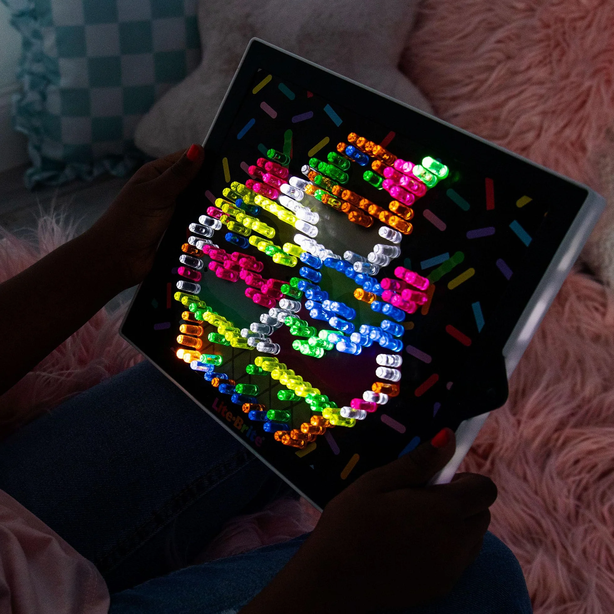 Basic Fun 2215 Lite-Brite Ultimate Classic, Light Up Drawing Board, LED Drawing Board with Colours, Light Up Toys for Creative Play, Glow Art Neon Effect Drawing Board, Light Toys for Kids Aged 4 +