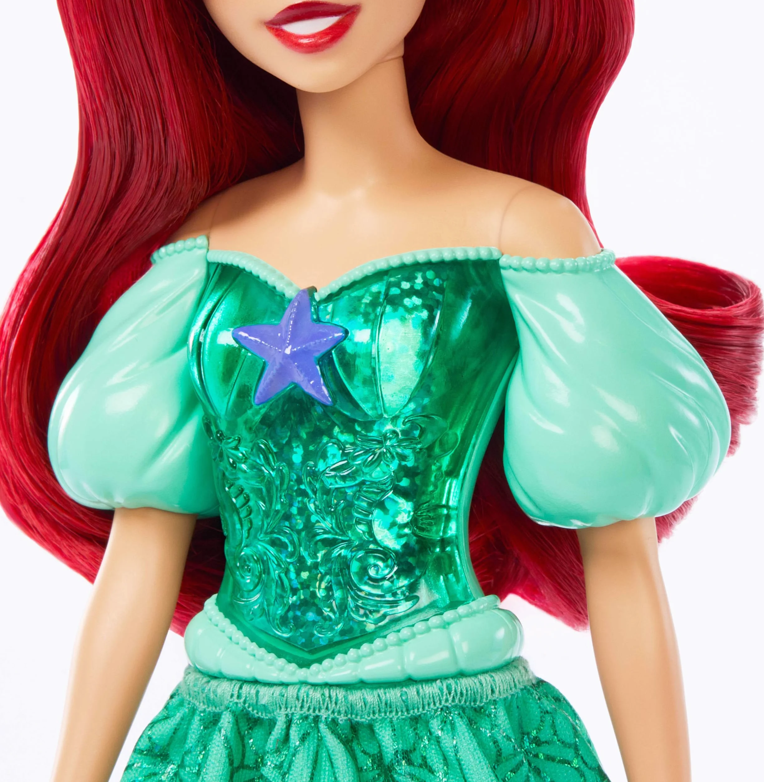 Mattel Księżniczka Disneya Arielka Lalka z punktami zgięcia, błyszczącym ubrankiem i akcesoriami inspirowanymi filmem Disneya, prezent dla dzieci HLW10