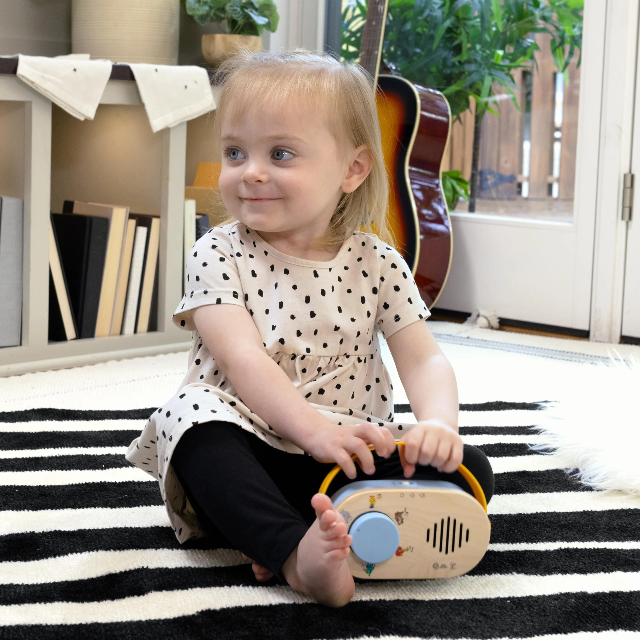 Baby Einstein + Hape, Discovery Radio, zabawka radiowa z muzyką i światłami, przez 6 miesięcy i dłużej