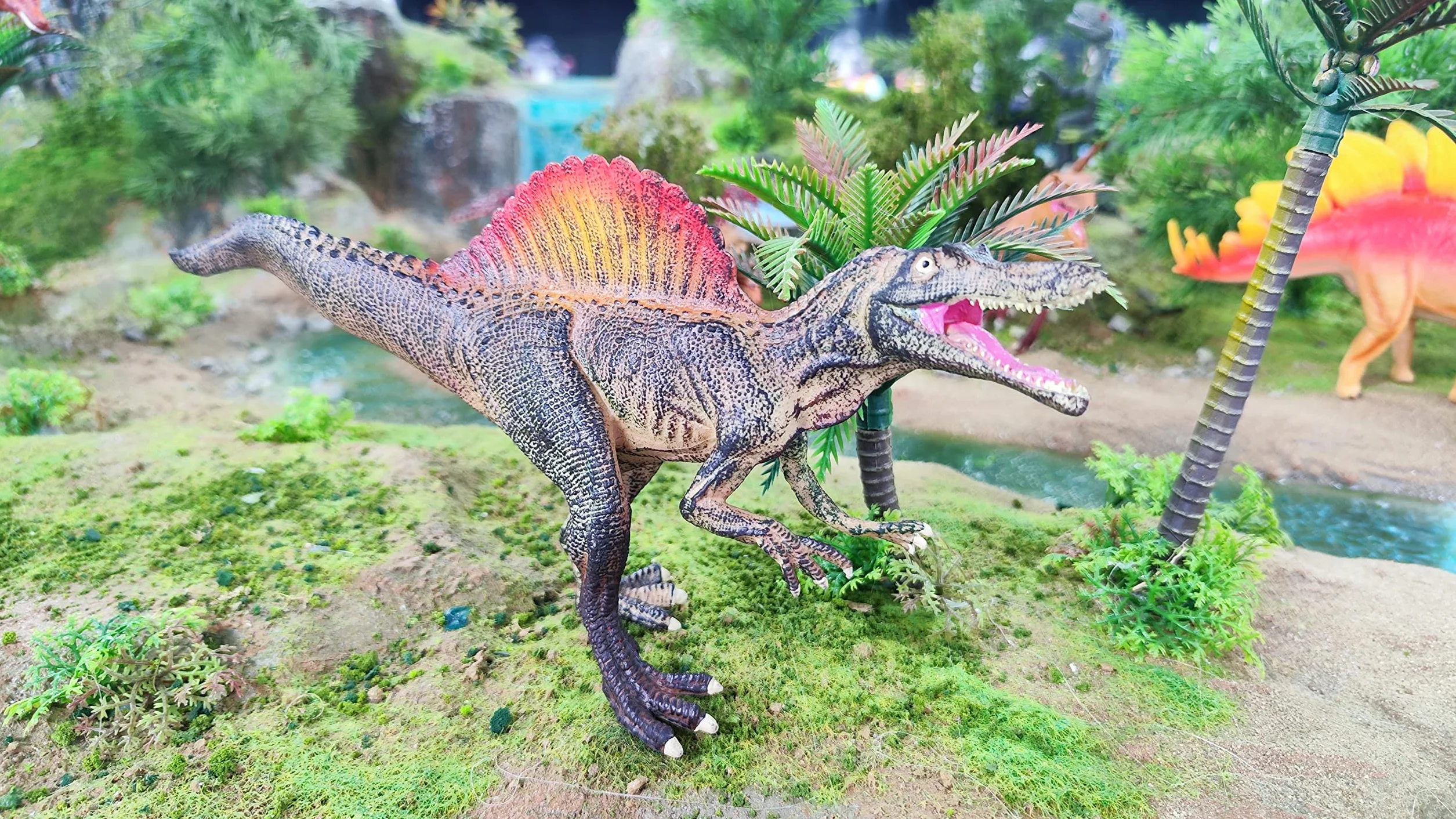 Zappi Co Figurka dziecięca Spinozaura, zabawka w postaci dinozaura (27 cm długości) Realistyczna szczegółowa kolekcja dinozaurów, figurki akcji