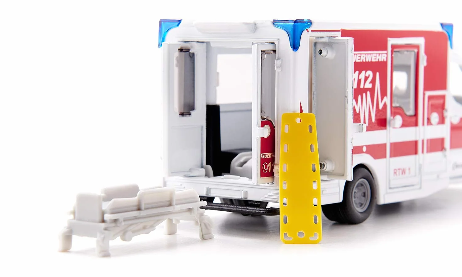 Siku 2115, Karetka Mercedes-Benz Sprinter Miesen typ C, 1:50, Metal,Tworzywo sztuczne, Czerwony,Biały, Zdejmowany dach, Z deską rozdzielczą i noszami