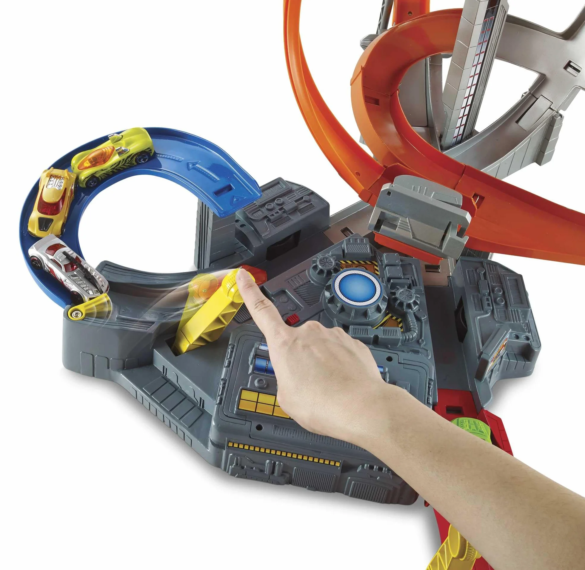 Hot Wheels Zakręcony karambol Zestaw z pomarańczowym torem, zawrotną prędkością, pętlami na kilka pojazdów i przyspieszaczem, dla dzieci od 6 roku życia, CDL45