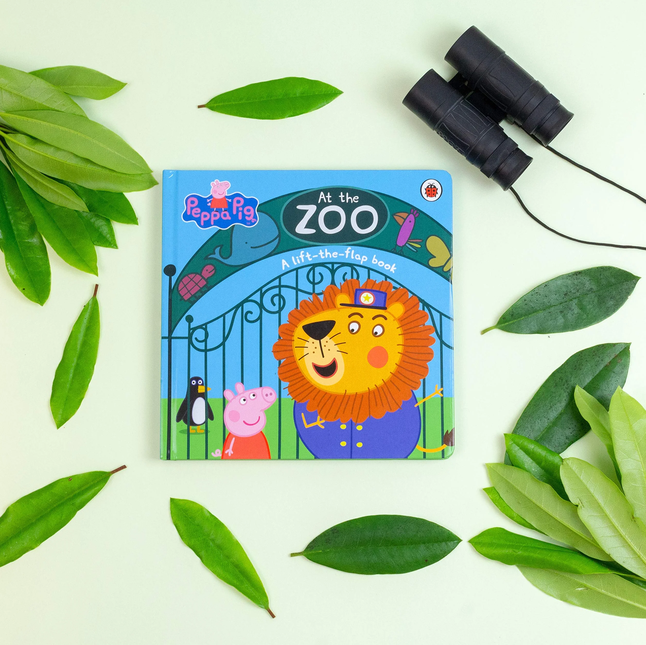 Peppa Pig: At the Zoo : A Lift-the-Flap Book
