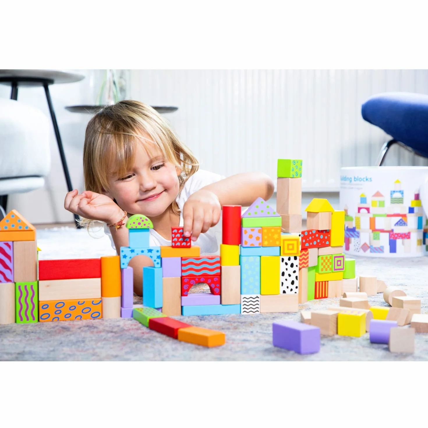 New Classic Toys 10813 drewniane klocki fantasy w bębnie edukacyjna zabawka percepcyjna dla dzieci w wieku przedszkolnym chłopcy dziewczęta 100 sztuk kolorowe