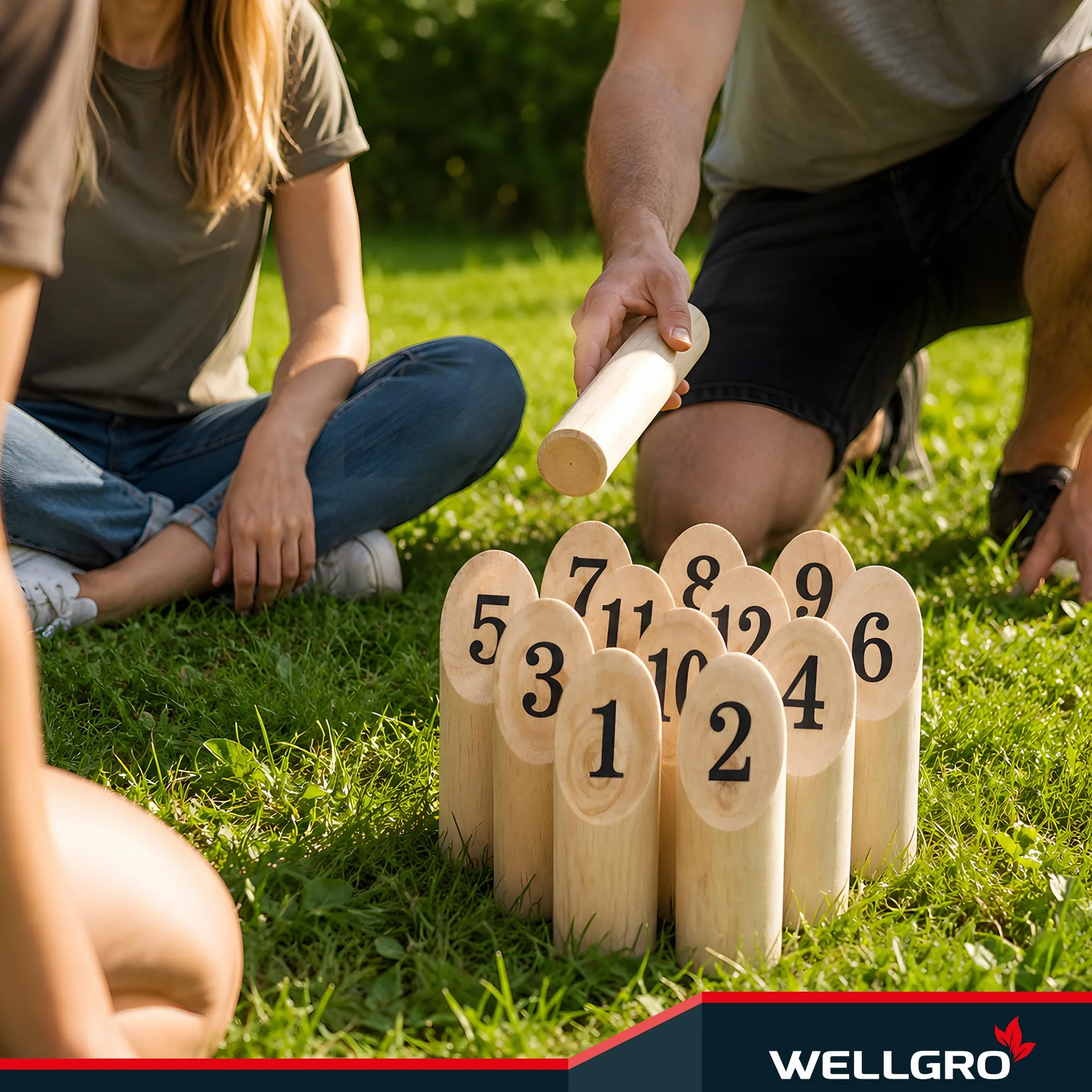 WELLGRO Fińska gra rzucana, 14-częściowa, dla 2-8 graczy, lite drewno, gra wikingów wraz z instrukcją gry i workiem siatkowym – stożki wikingów