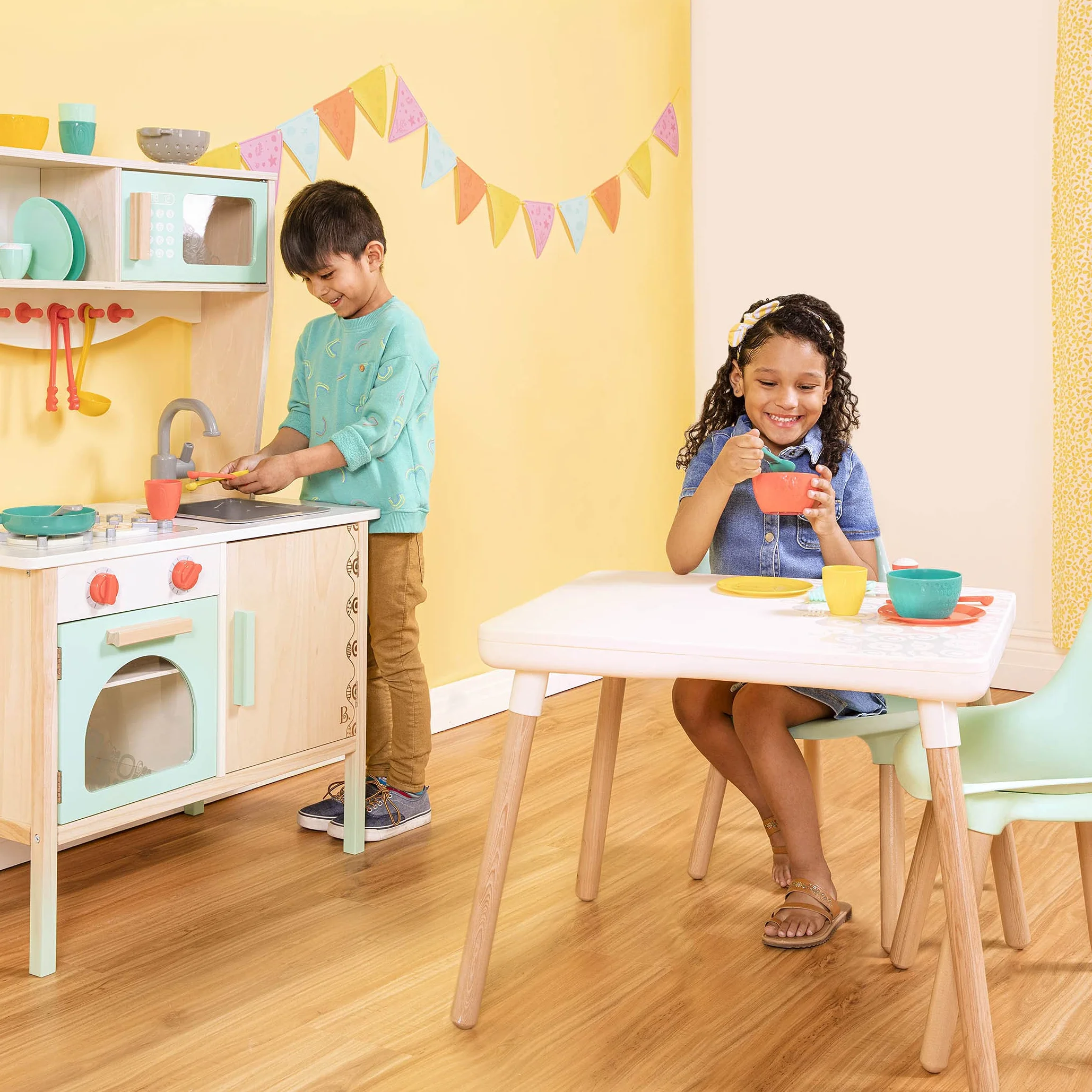 B. toys Akcesoria kuchenne do zabaw – naczynia kuchenne, naczynia i naczynia – 33-częściowy zestaw do zabawy dla dzieci – udawanie zabawki do zabawy – zestaw kuchenny mini szefa kuchni – od 3 lat