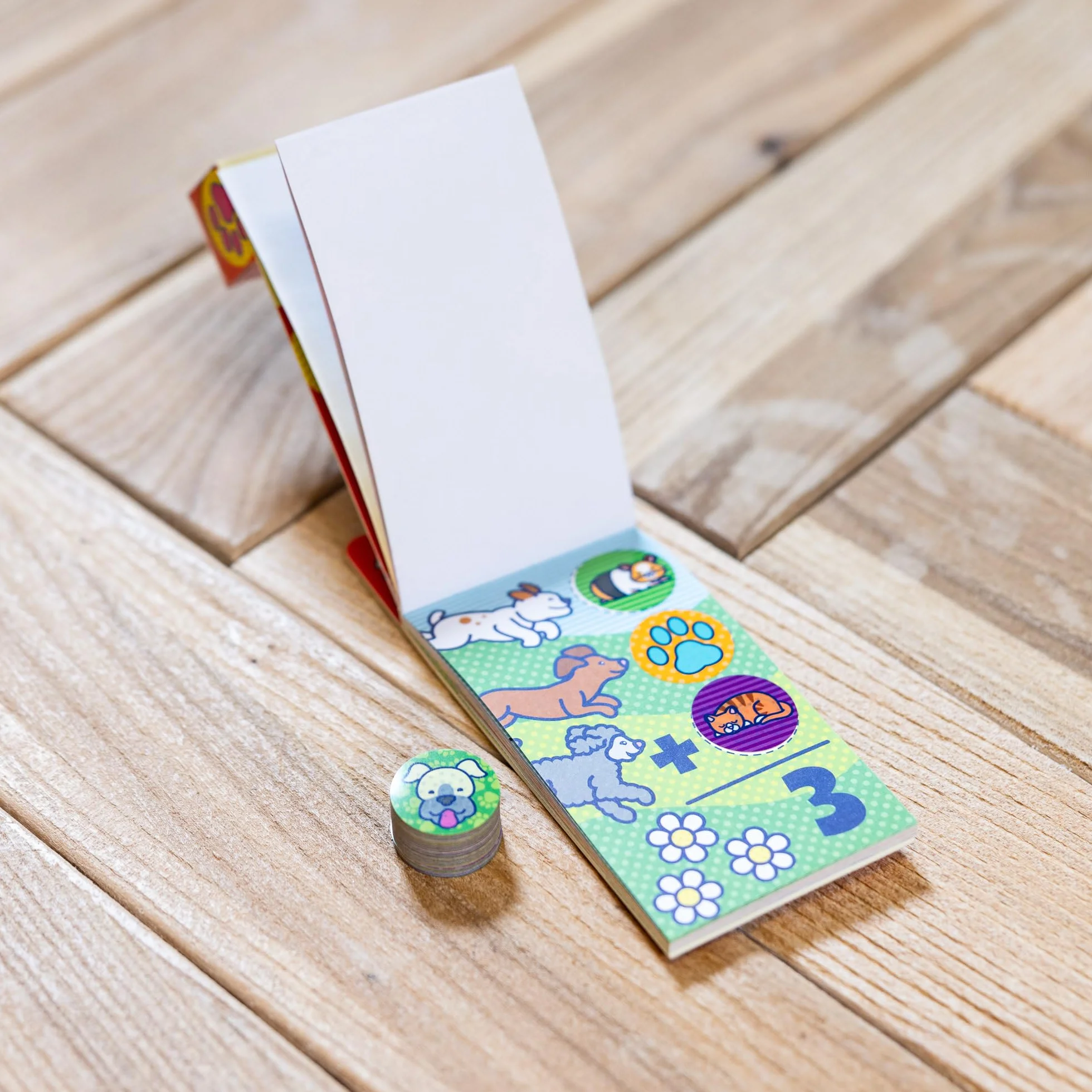 Melissa & Doug Naklejka WOW Mini podkładka do aktywności i 200 naklejek uzupełniających do naklejek, stempli, sztuki i rzemiosła, Fidget Toy Collectibles – naklejki dla zwierząt domowych