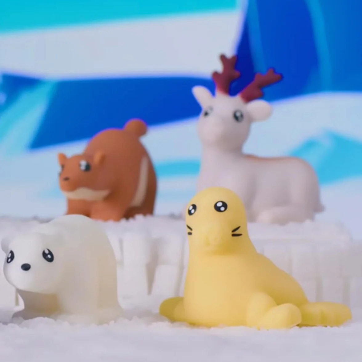 Sbabam FUNNY BOX Polar Friends Jelly Planet, gry dla dzieci z kioskiem, miękkie zabawki dla dzieci, 4 sztuki, znajdź zmianę koloru i świecące w ciemności - zabawka prezent dla dziecka