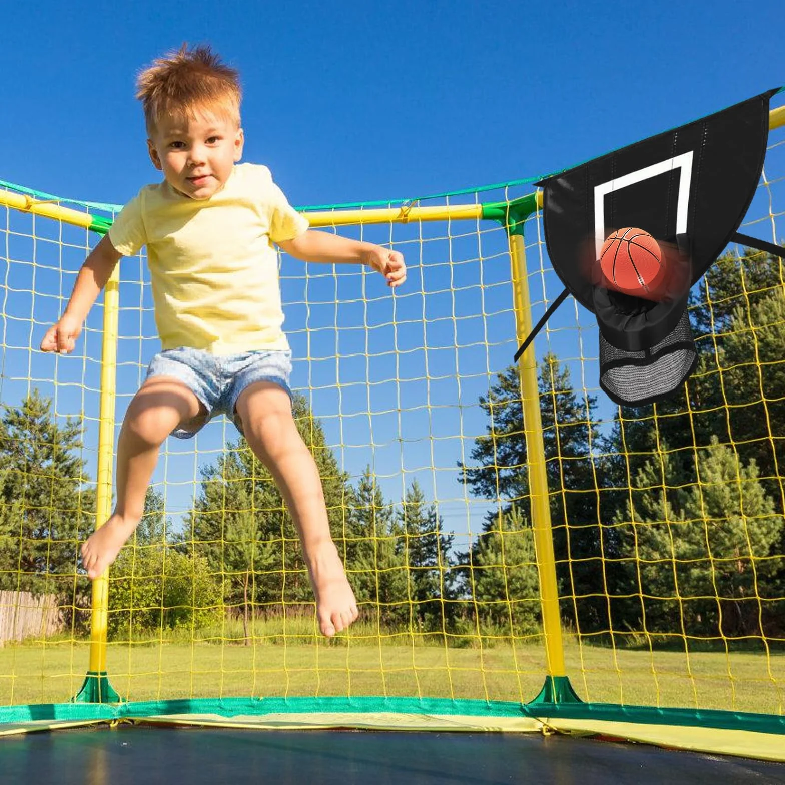 Kosz do koszykówki do trampoliny, do użytku wewnątrz, mini kosz do koszykówki, akcesoria do trampoliny z 4 mini piłkami do koszykówki i pompką, ochrona przed słońcem, stojak do koszykówki