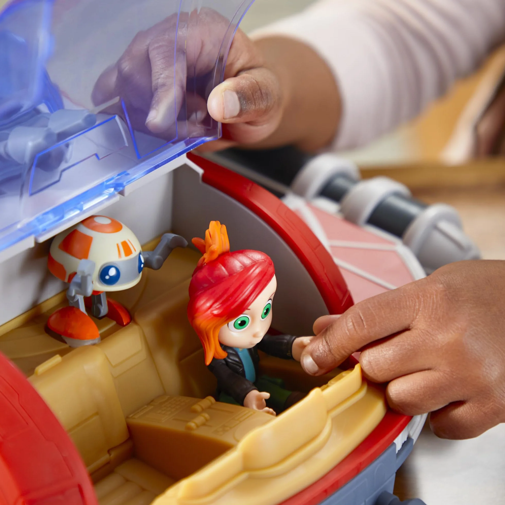 Star Wars Hasbro The Crimson Firehawk statek 43 cm z 2 figurkami, zabawka dla chłopców i dziewcząt