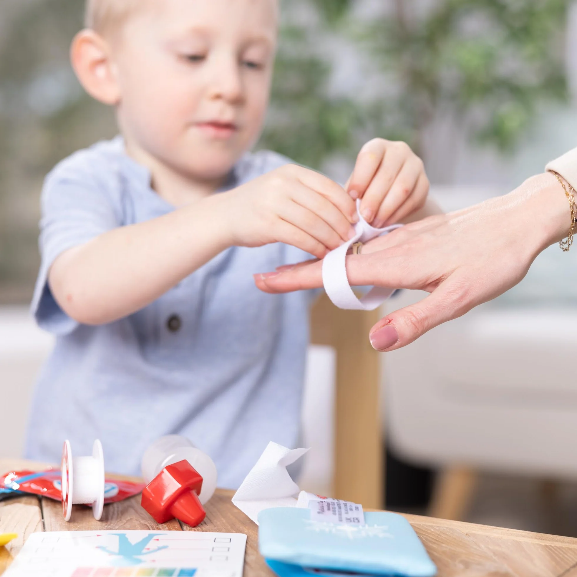 Melissa & Doug Get Well zestaw pierwszej pomocy zestaw do zabawy | udawaj zabawę, zestaw pierwszej pomocy | 3+ | prezent dla chłopca lub dziewczynki