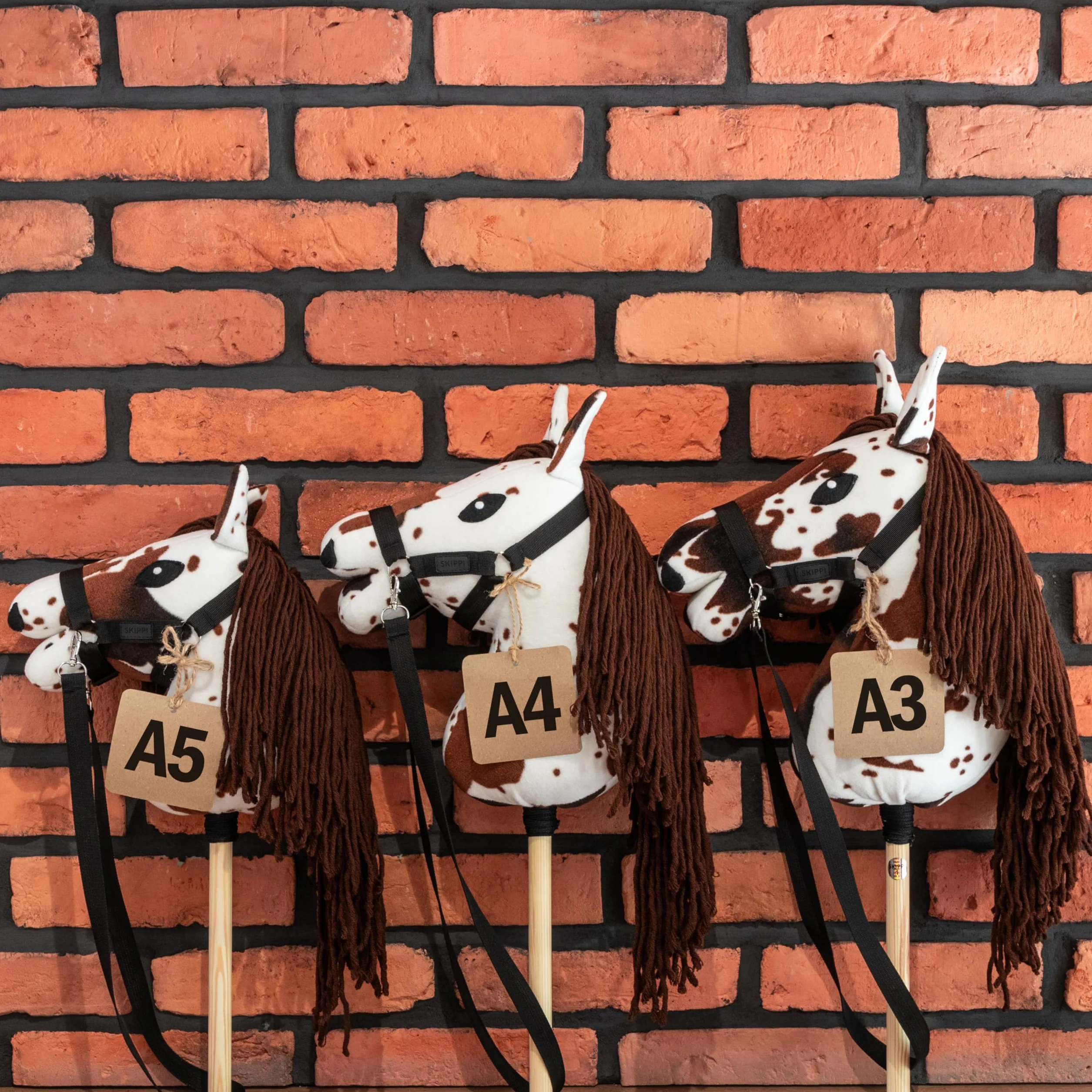 SKIPPI Hobby Horse Gniado-srokaty, A5, Kantar i Wodze w Zestawie, Łaciaty biało-brązowy Koń na Kiju