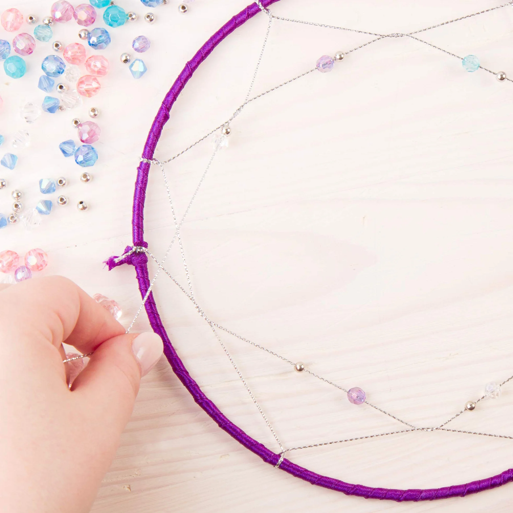 Make It Real – DIY Dreamcatcher. Make Your Own Dream Catcher Arts and Crafts Kit for Tween Girls. Includes Dream Catcher Hoop, Strings and Ribbons, Beads, Butterfly Pin and More