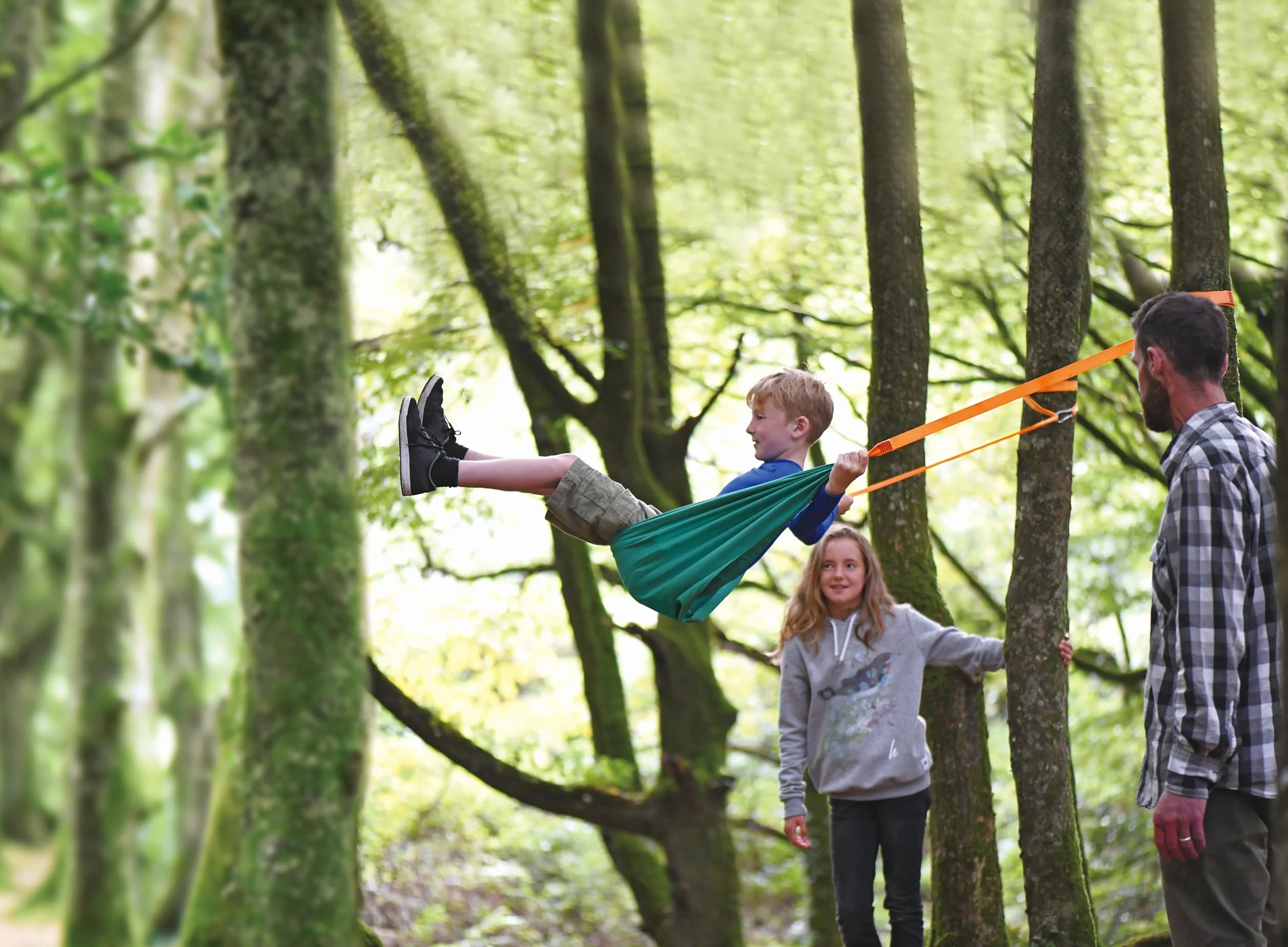 Swing, Hape Pocket Swing For Kids And Adults (Nature Fun Outdoor Toys Series). 5 years +