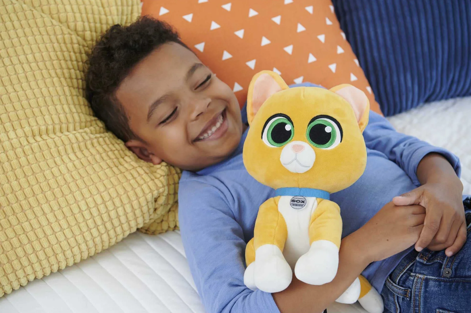Mattel Disney i Pixar pluszowa gadająca zabawka, Lightyear Mission Pal Sox miękki kot inspirowany filmem, funkcja dźwięku w języku angielskim