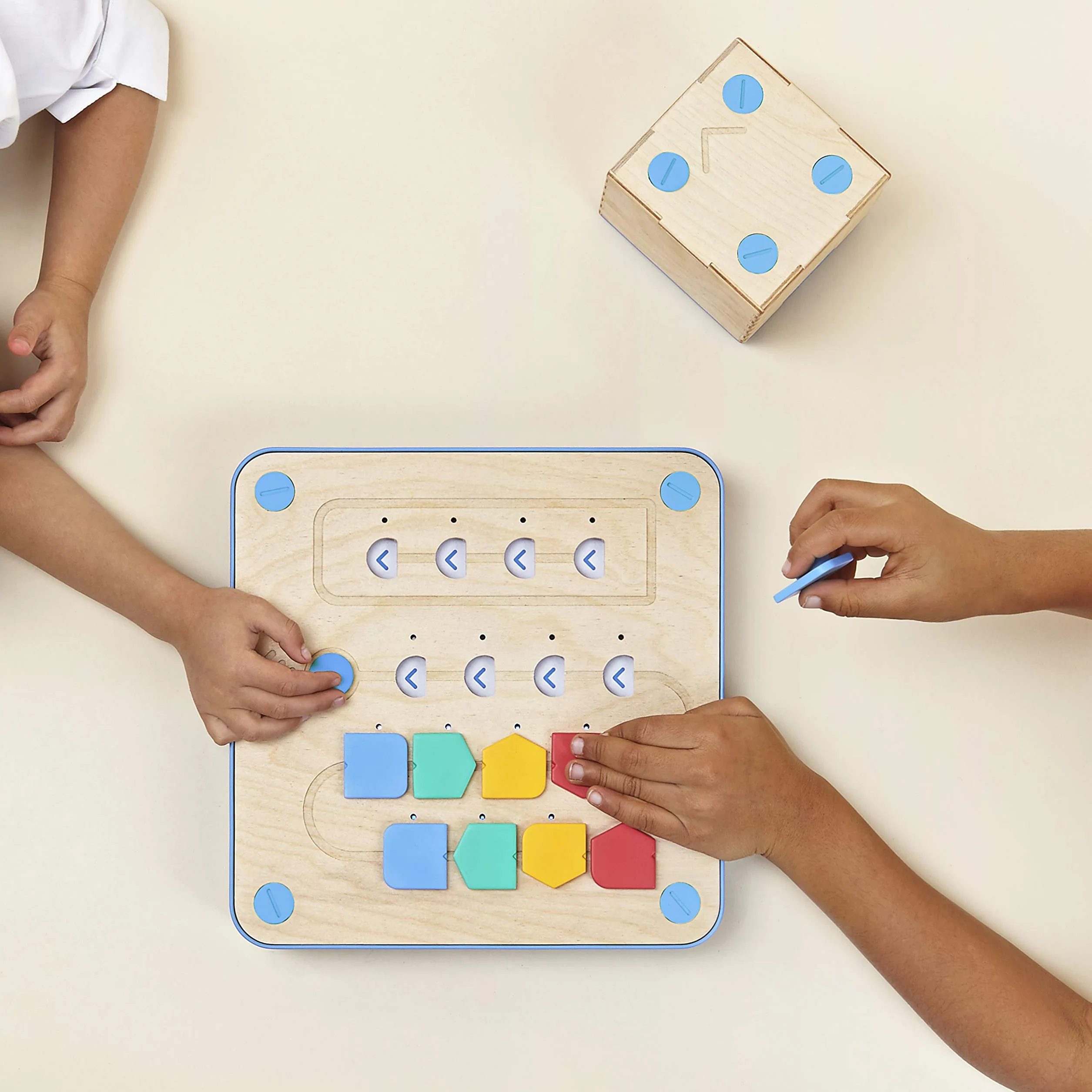 Primo Toys Cubetto Playset, Screenless Coding Toy for Children Aged 3-6