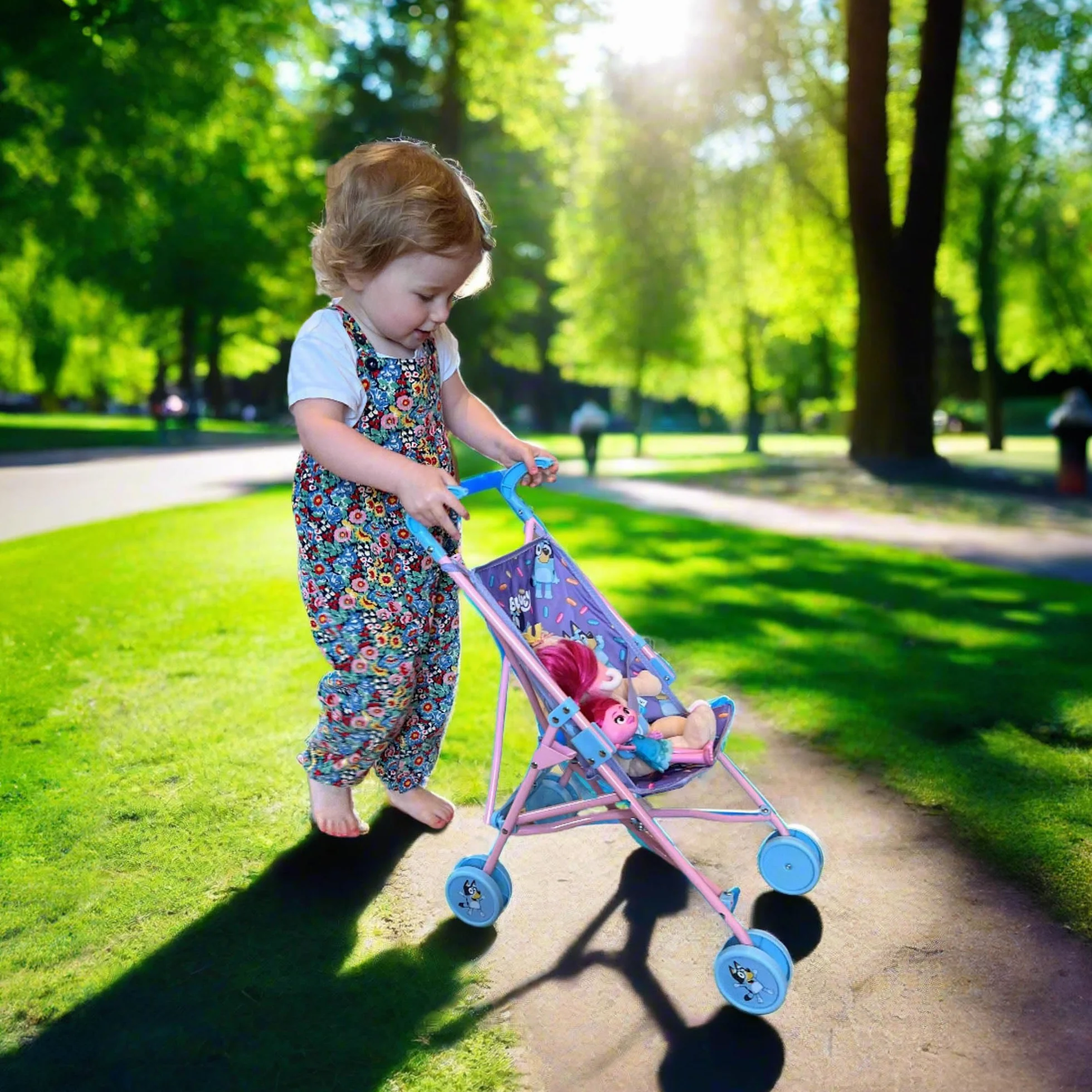 Bluey Junior Wózek Dziecięcy dla Lalek z Parasolem, Easy Fold | Zabawkowe Lalki do Odgrywania Ról | Wiek 2+