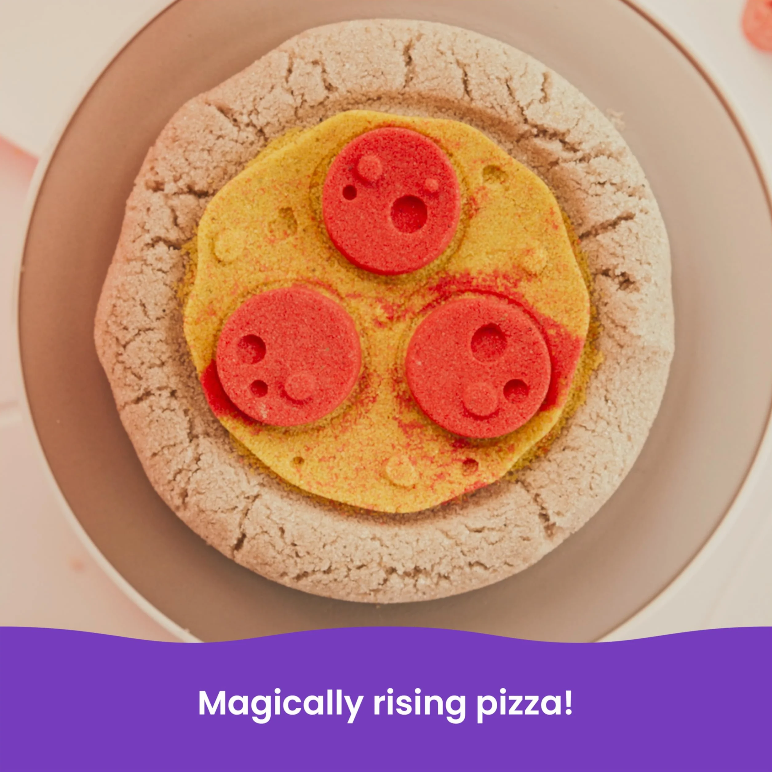 Kinetic Sand, zestaw SquishPizza Rising Pizza z 450 g piasku do zabawy i 5 narzędziami, zabawki dla dziewczynek i chłopców w wieku od 5 lat