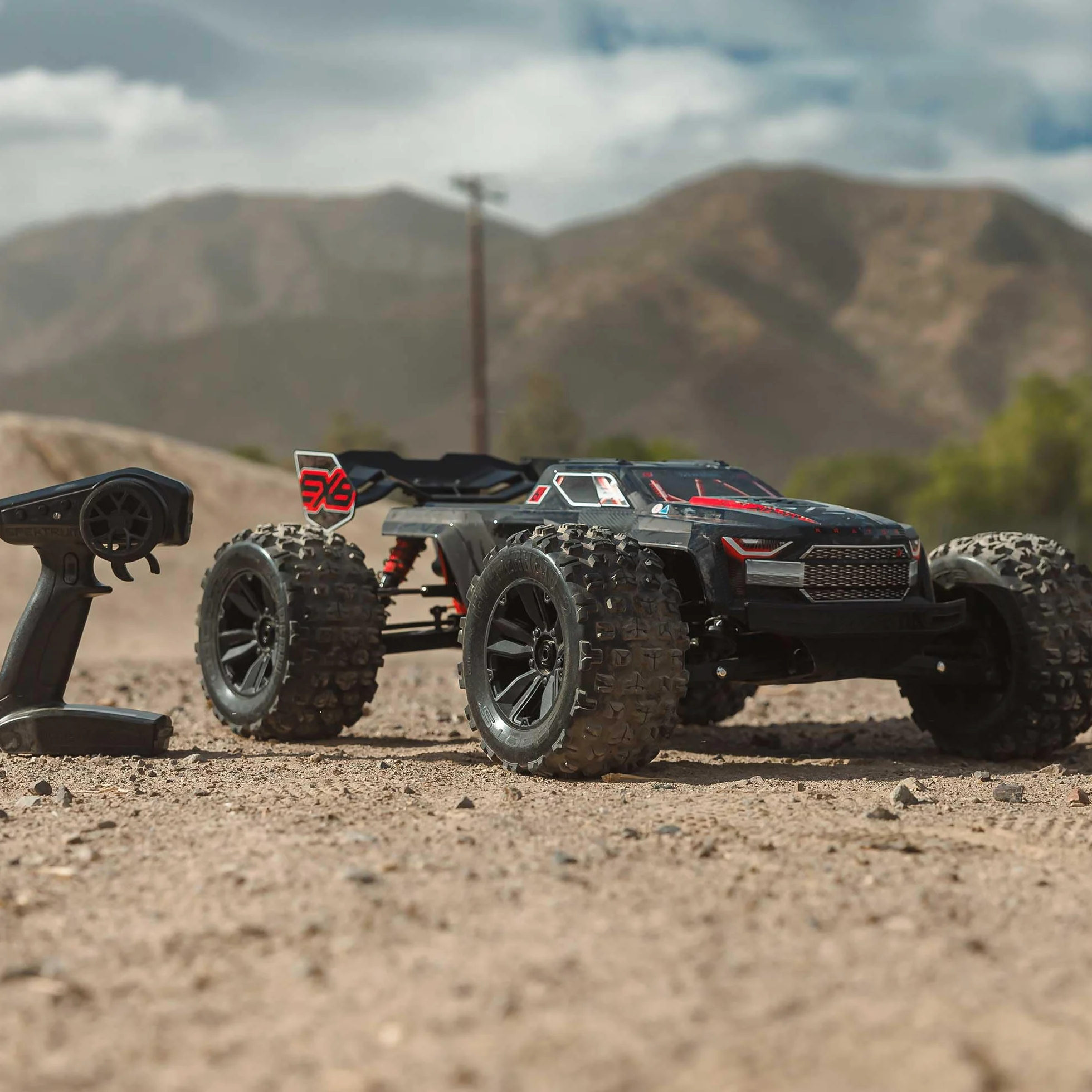 ARRMA Kraton 6S EXB Ready to Run, model 2025 Clipless Body, Basher Monster Truck RC zdalnie sterowany, wyjątkowo mocny i stabilny z silnikiem bezszczotkowym, bez akumulatora i ładowarki