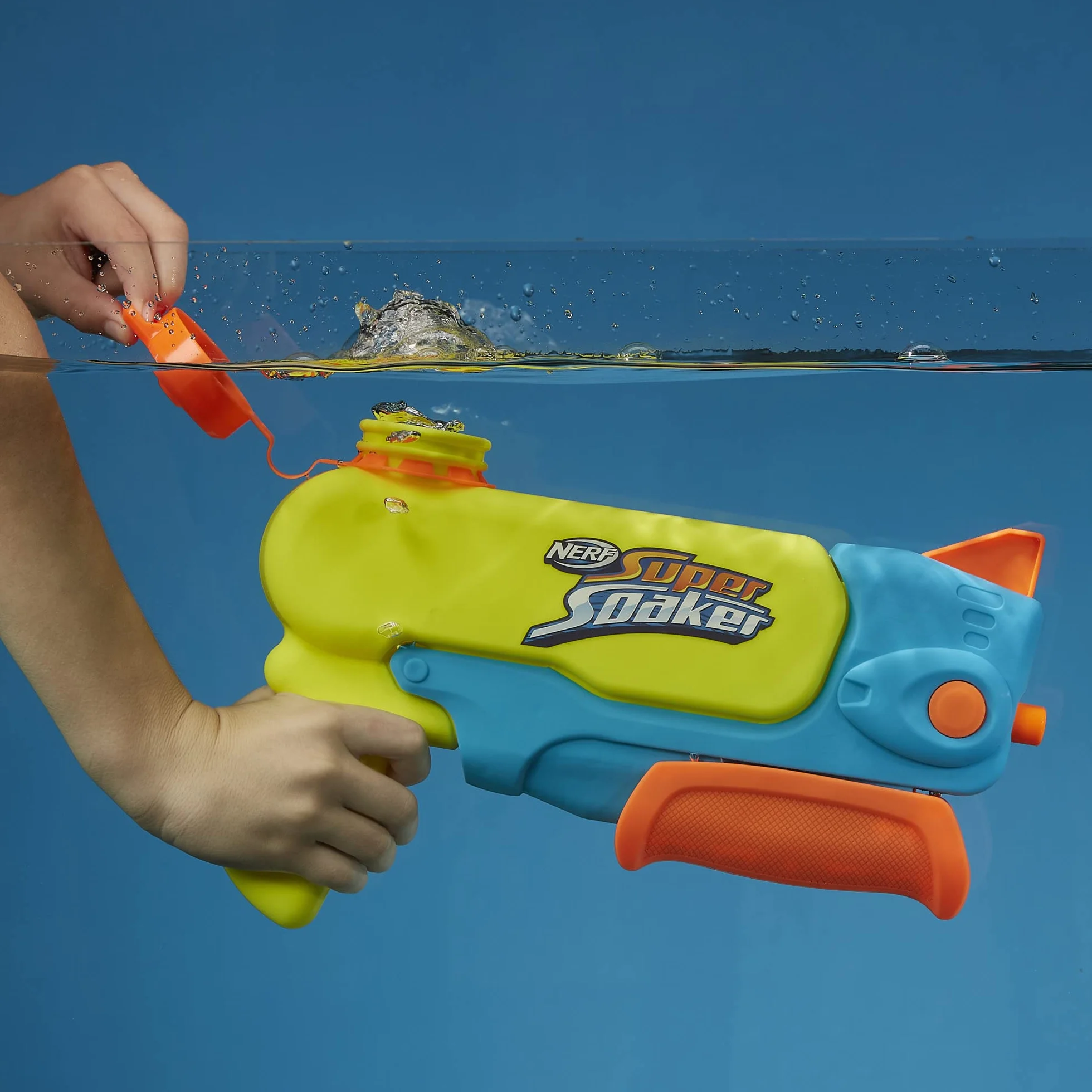Nerf Super Soaker Wave Spray Blaster na wodę | Zabawka outdoorowa na plażę i do ogrodu dla dzieci | Falujący strumień wody - zbiornik 887 ml| Pomysł na prezent dla 6-latka, dla chłopców i dziewczynek