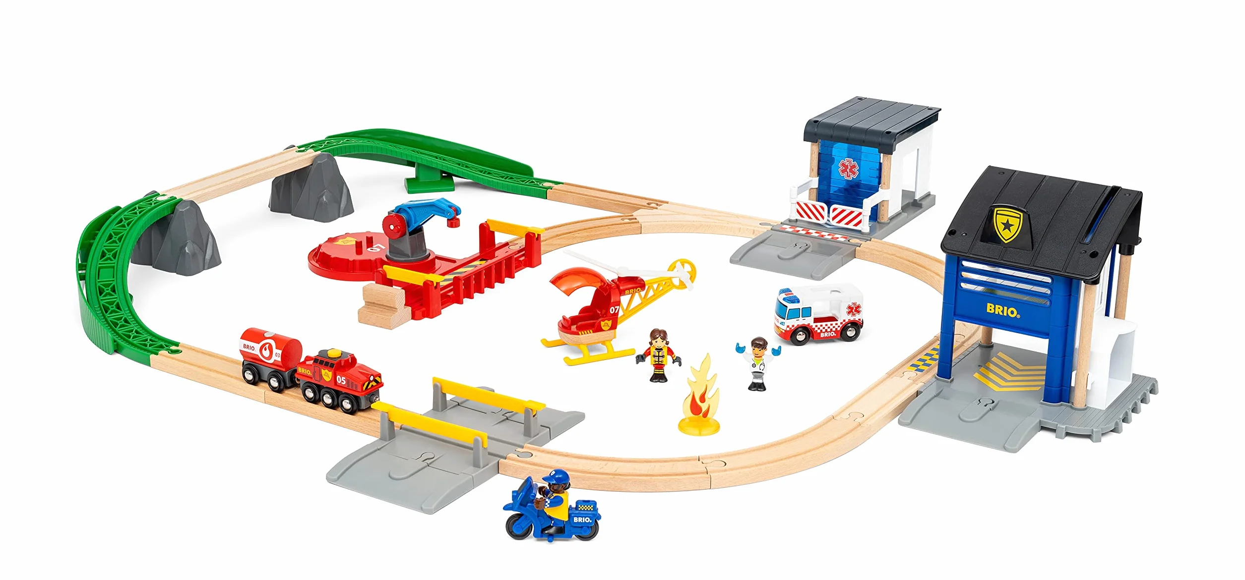 BRIO World 36025 Deluxe Zestaw Policji i Straży Pożarnej - duży zestaw ratowników z posterunkiem policji, pociągiem strażackim, śmigłowcem strażackim i karetką pogotowia - zalecany dla dzieci w wieku 3 lat i starszych