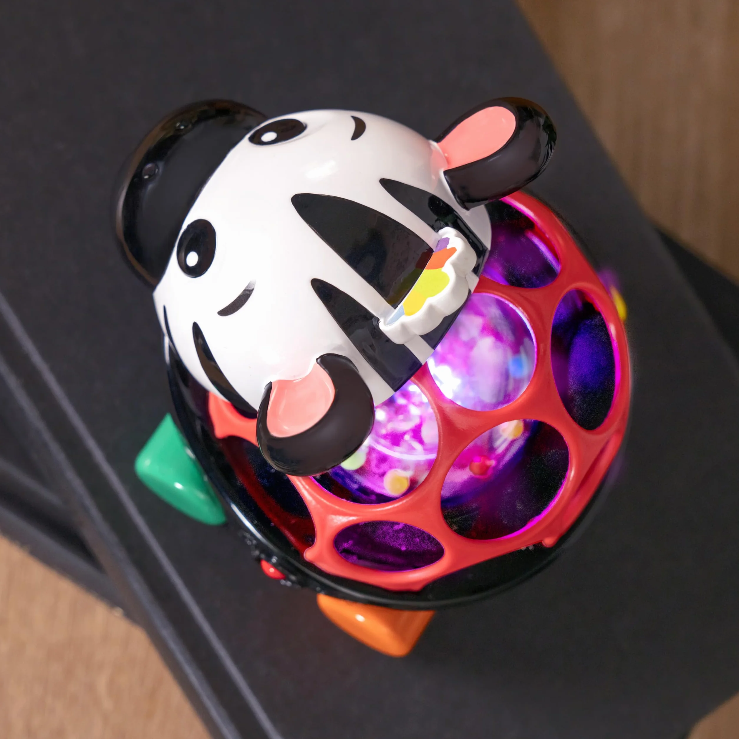 Baby Einstein Curious Car Zen Oball Toy Car & Rattle, Light Up, Wiek 3 Miesięcy +, Zen Zebra
