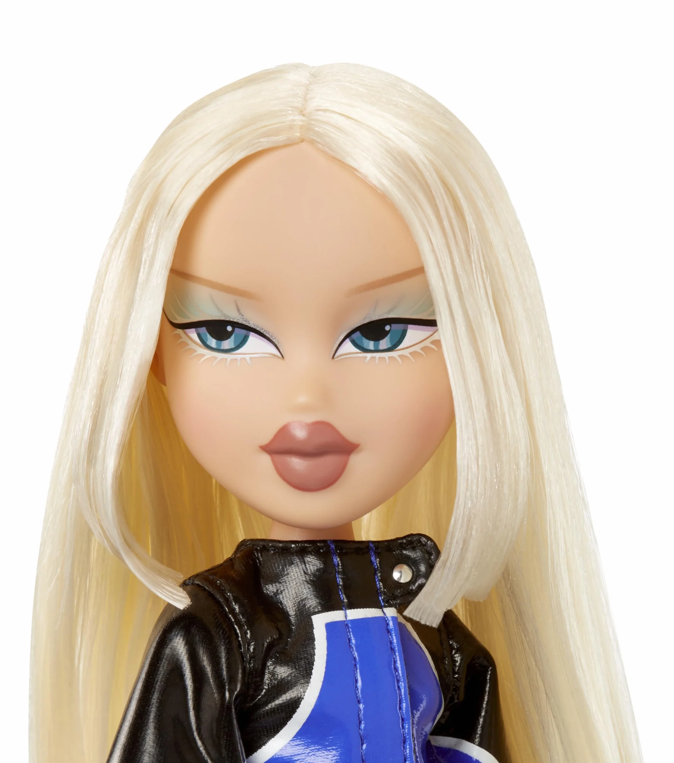 Bratz Scorchin' Cloe – Zestaw Zawiera 1 Modną Lalkę, Stroje i Akcesoria. Lalka Inspirowana Stylem Motocyklowym – Zabawka dla Dziewczynek