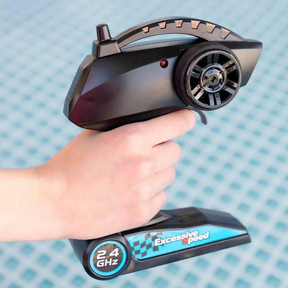 ColorBaby 47674 Racing Boat Boat Police Radiocontrol, 36x10x10 cm, Pilot zdalnego sterowania, 6 kierunków, 2,4 GHz, zasięg 35-40 m, łódź RC, zabawki dla dzieci, 4 lata